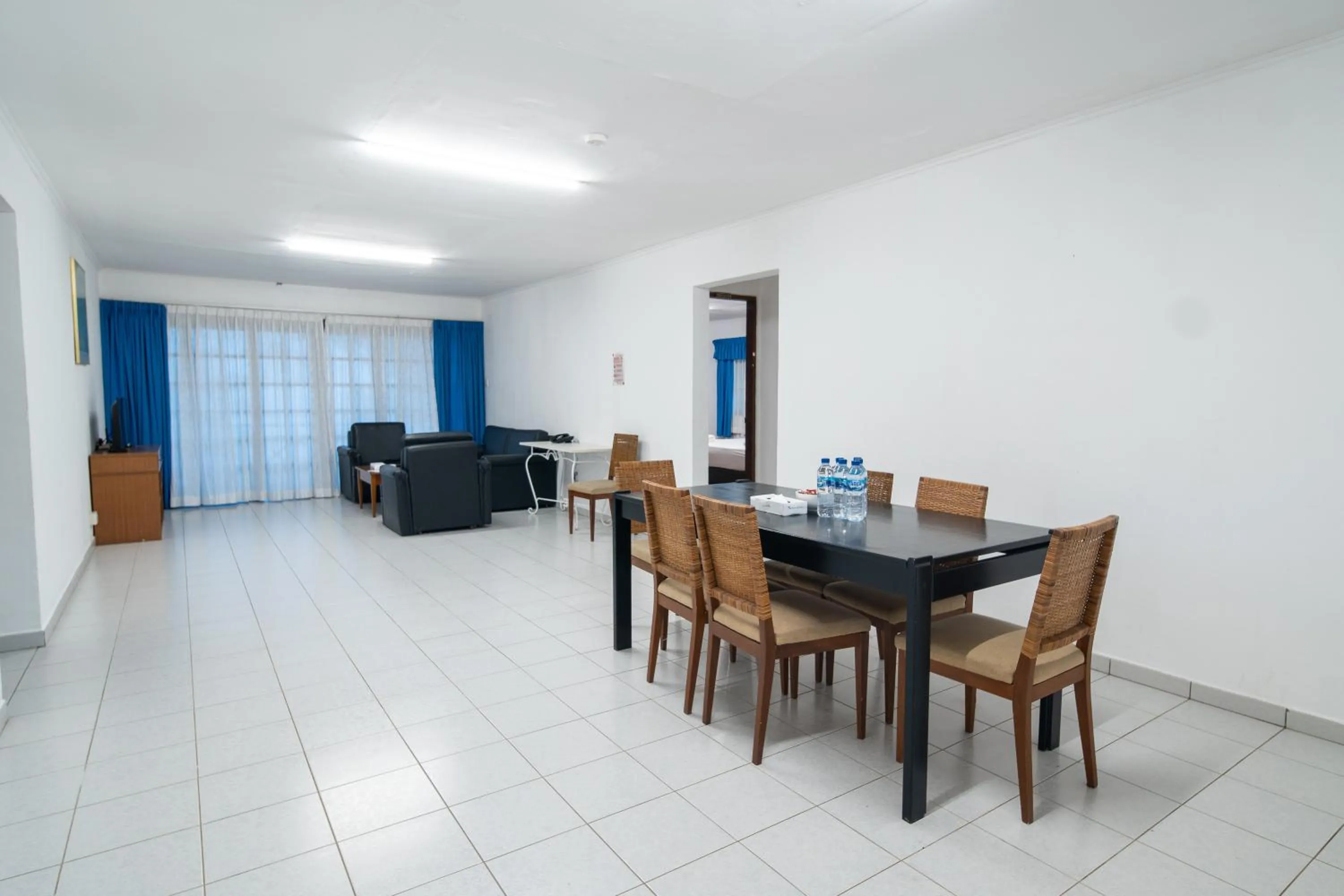 Seating area in Nongsa Point Marina