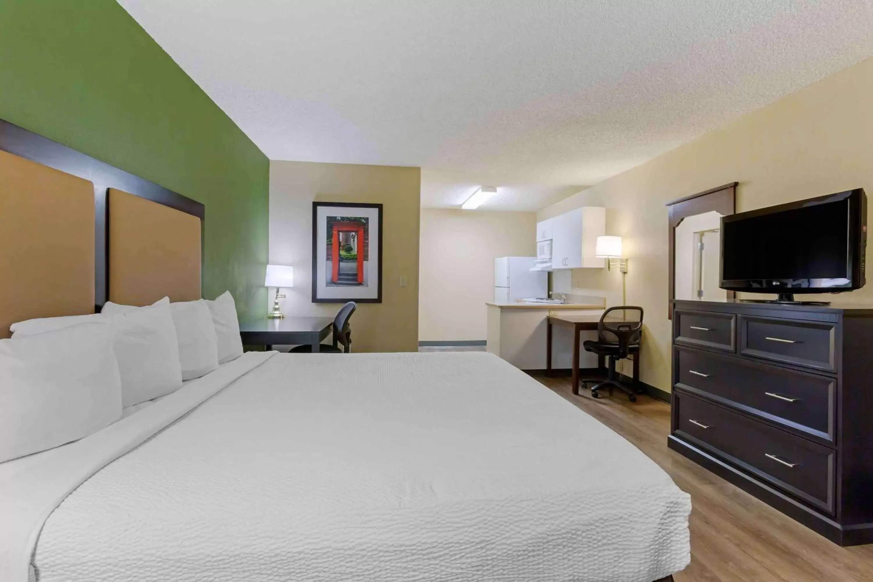 Bedroom, Bed in Extended Stay America Suites - Phoenix - Scottsdale - North