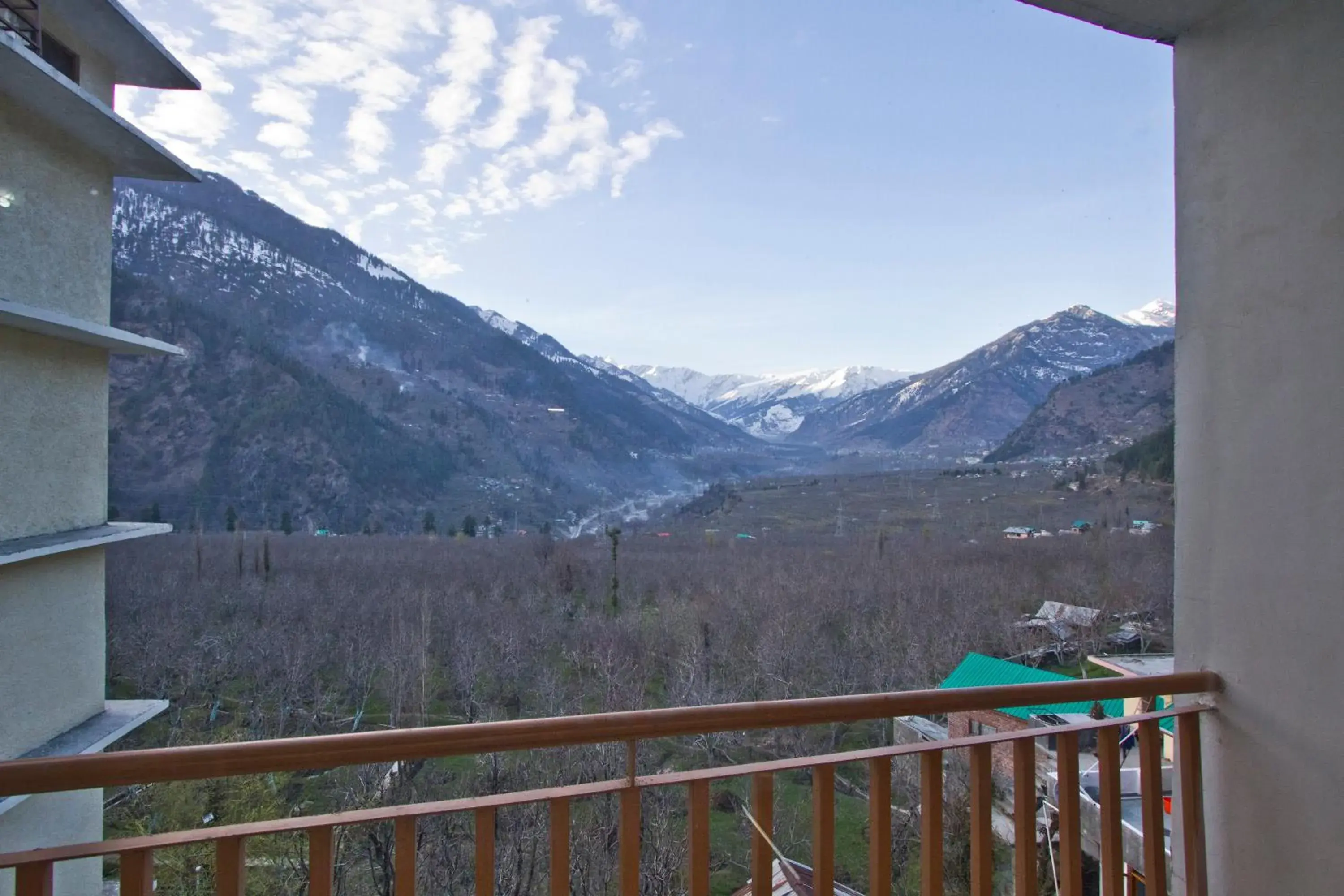 Balcony/Terrace, Mountain View in Sarthak Resorts-Reside in Nature with Best View, 9 kms from Mall Road Manali