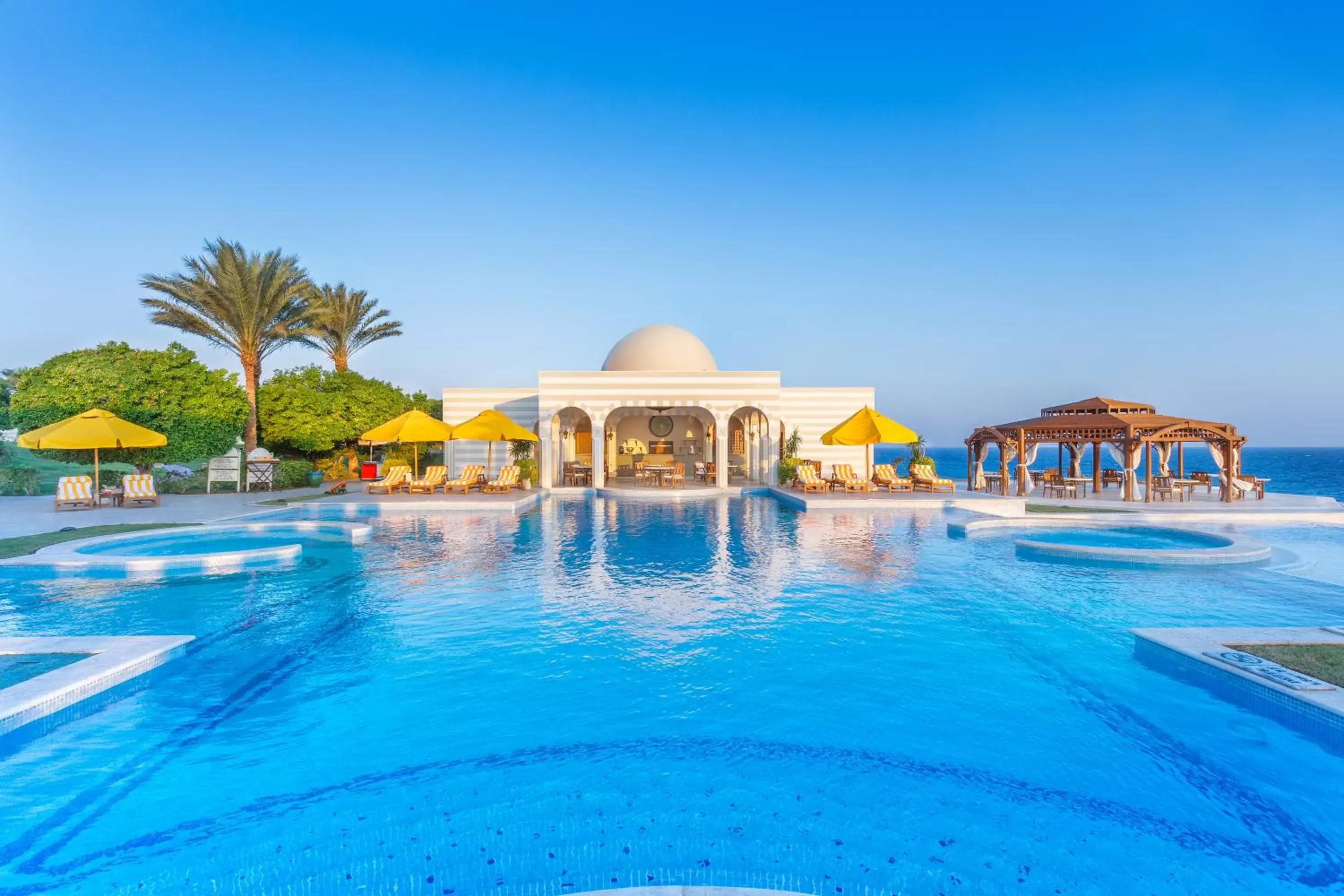 Swimming pool in The Oberoi Beach Resort, Sahl Hasheesh Swimming pool in The Oberoi Beach Resort, Sahl Hasheesh