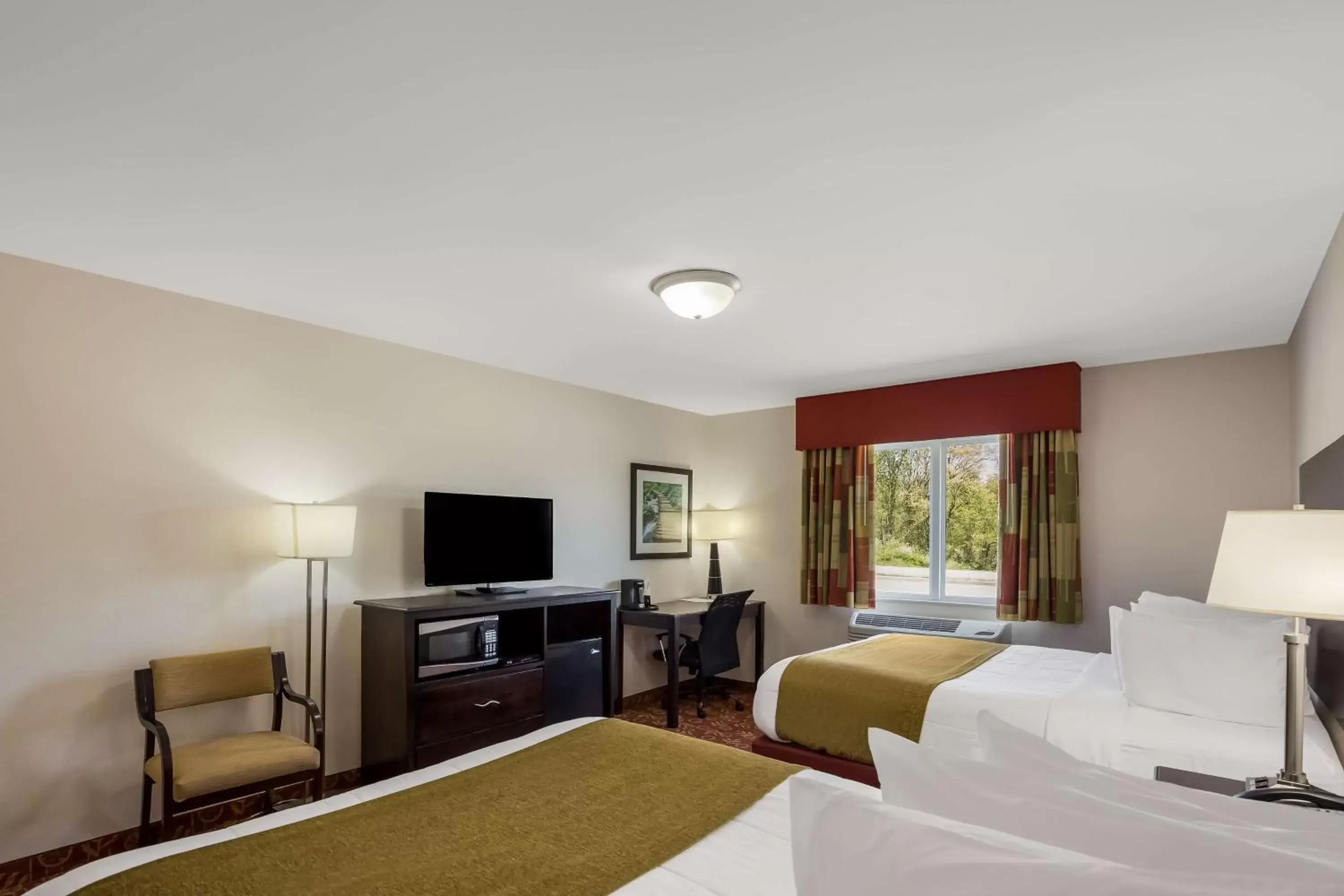 Bedroom in SureStay Hotel by Best Western Whittington Rend Lake