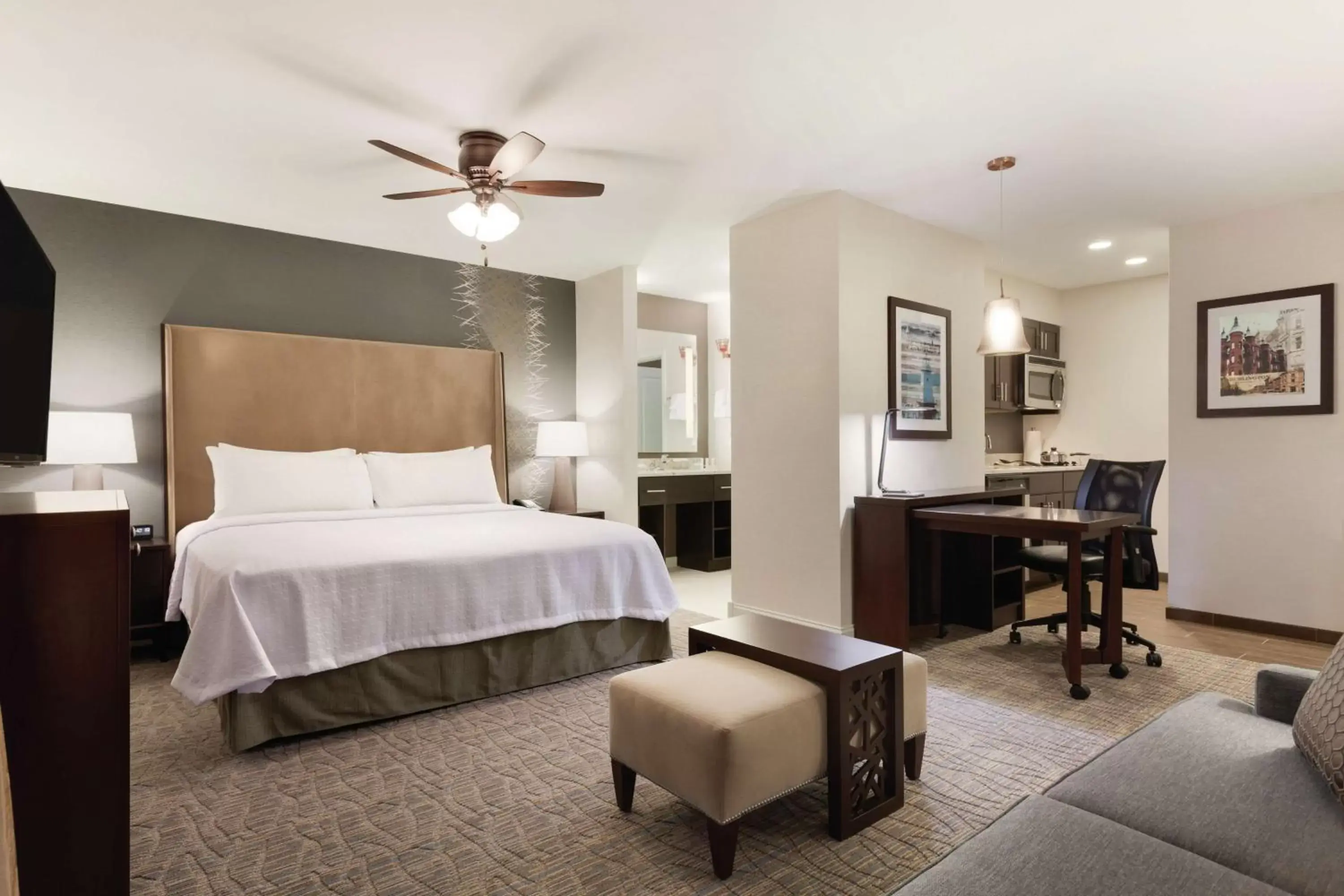 Bedroom in Homewood Suites by Hilton Burlington