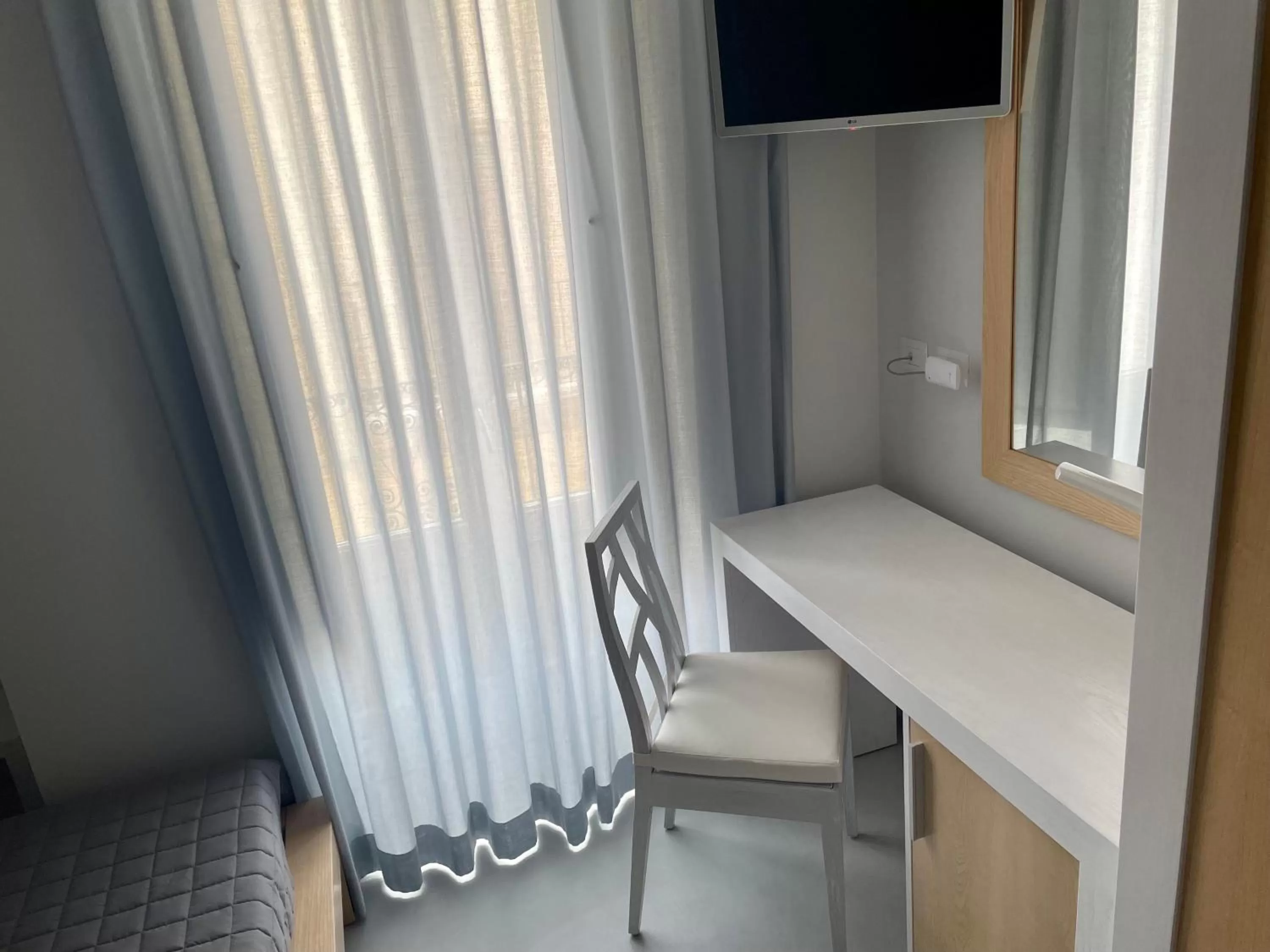 TV and multimedia, TV/Entertainment Center in manzoniquattro