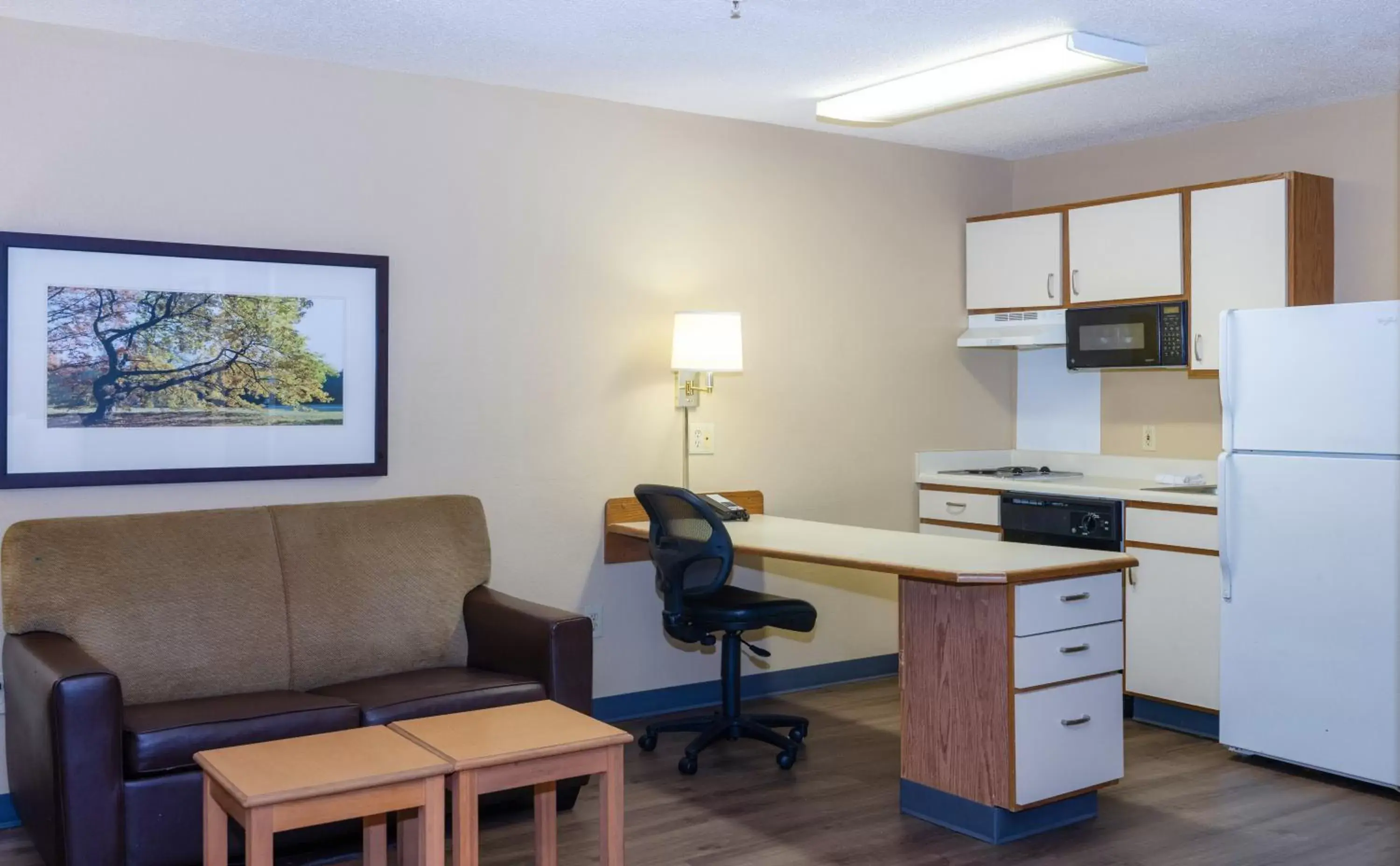 Kitchen or kitchenette, Kitchen/Kitchenette in Admiral Suites - Annapolis