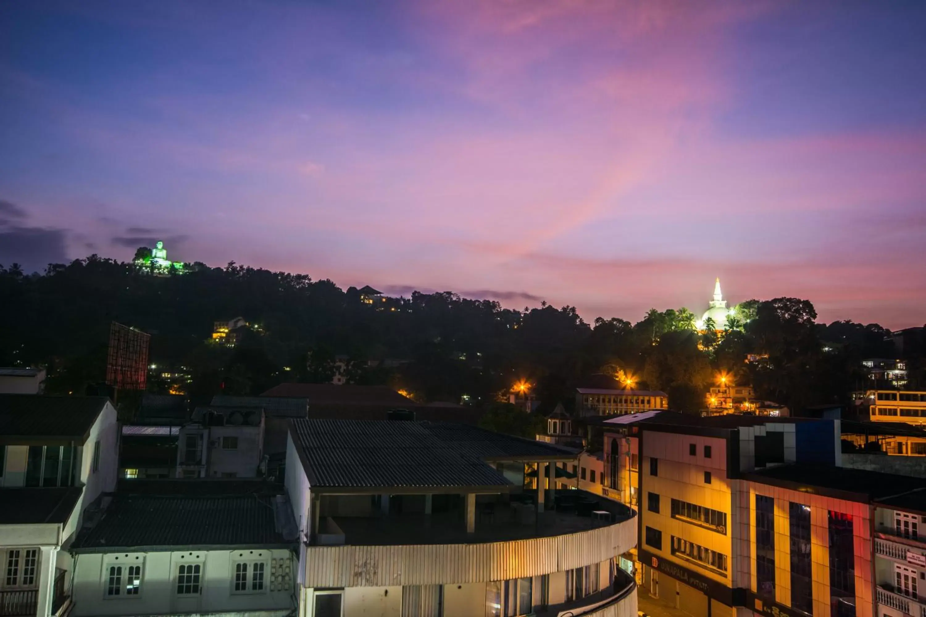 Landmark view in Ceyloni City Hotel