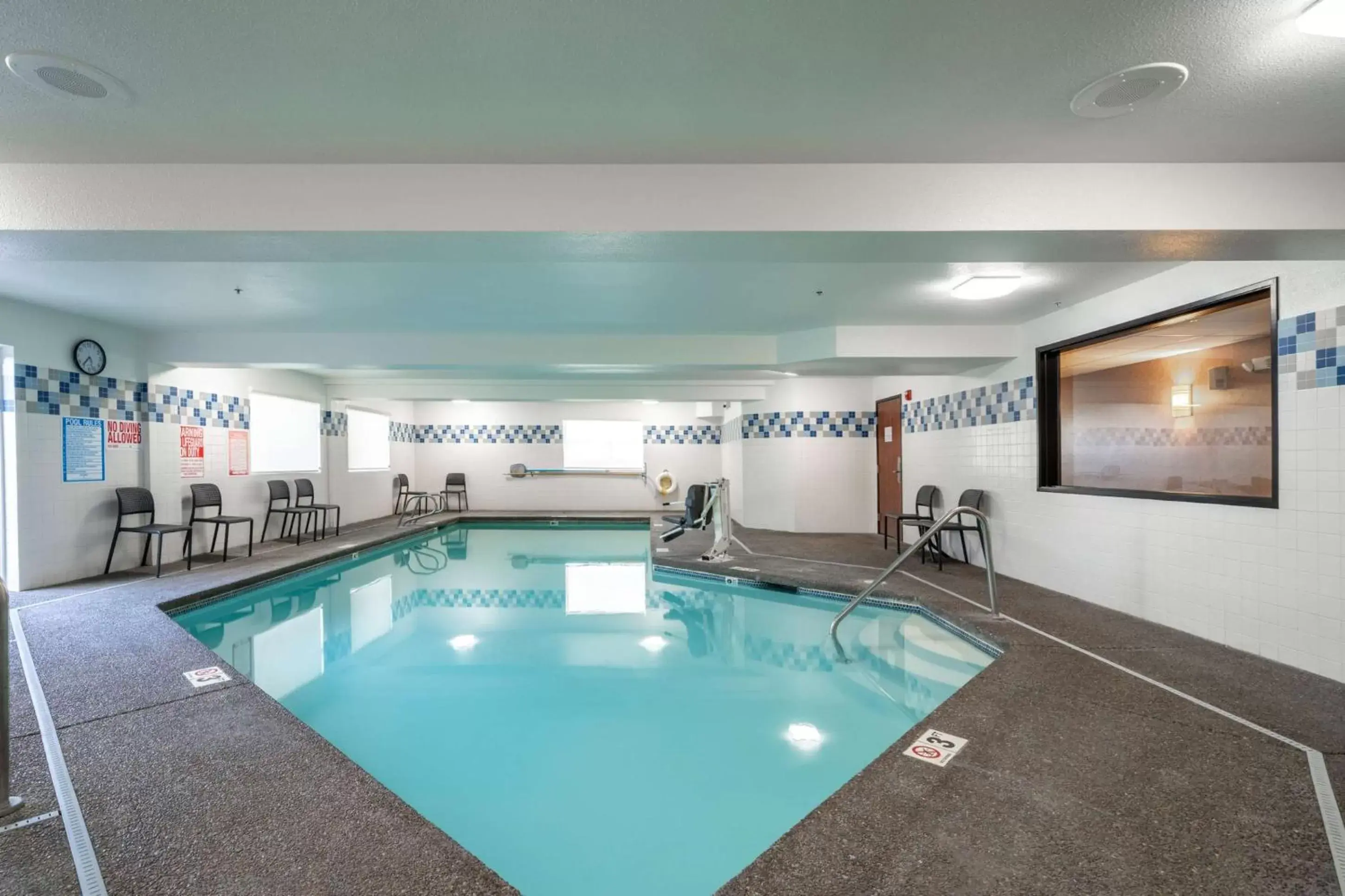 Pool view, Swimming Pool in Best Western Lake Oswego Hotel & Suites