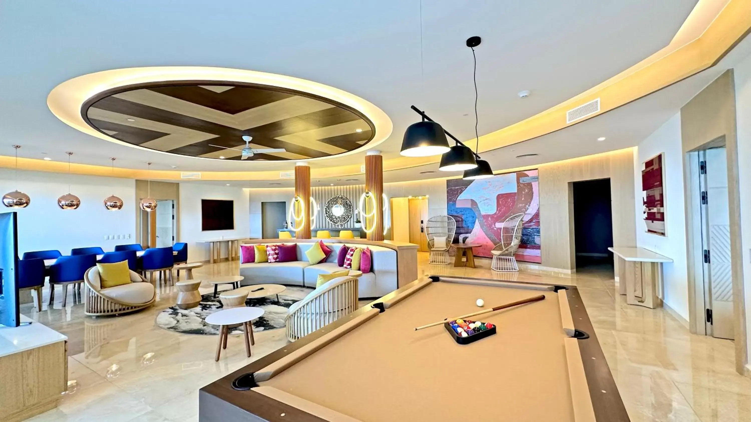 Living room, Billiards in Royalton Splash Riviera Cancun, An Autograph Collection All-Inclusive Resort