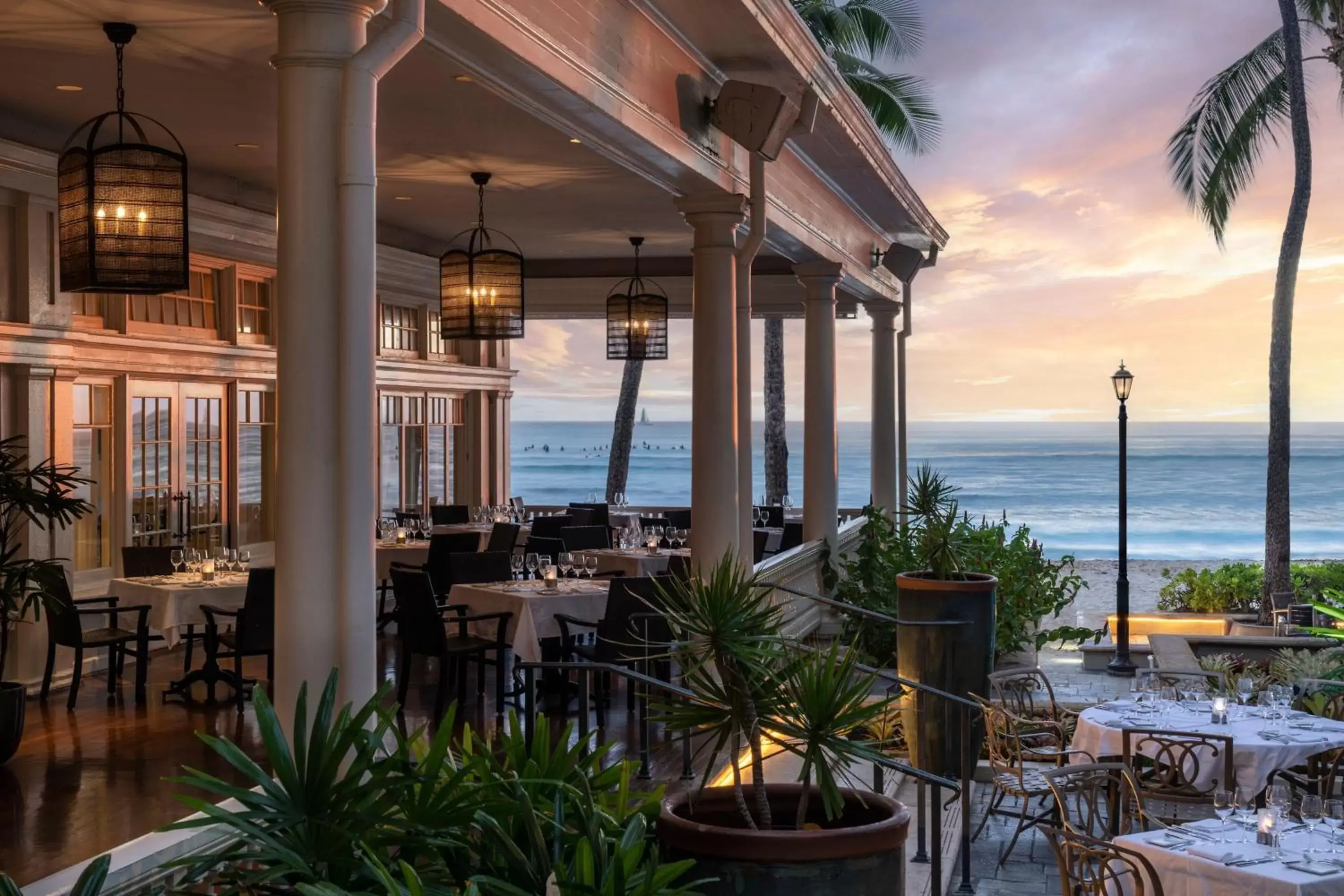 Beach, Restaurant/Places to Eat in Moana Surfrider, A Westin Resort & Spa, Waikiki Beach
