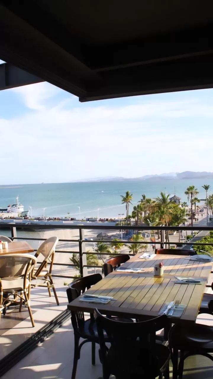 Restaurant/places to eat in Seven Crown La Paz Malecon