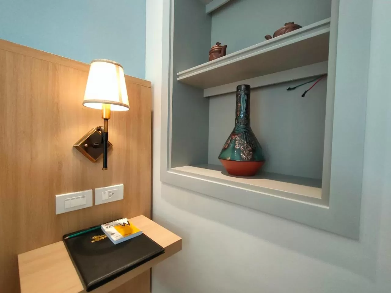 Hồng Gia Tuệ Lake View