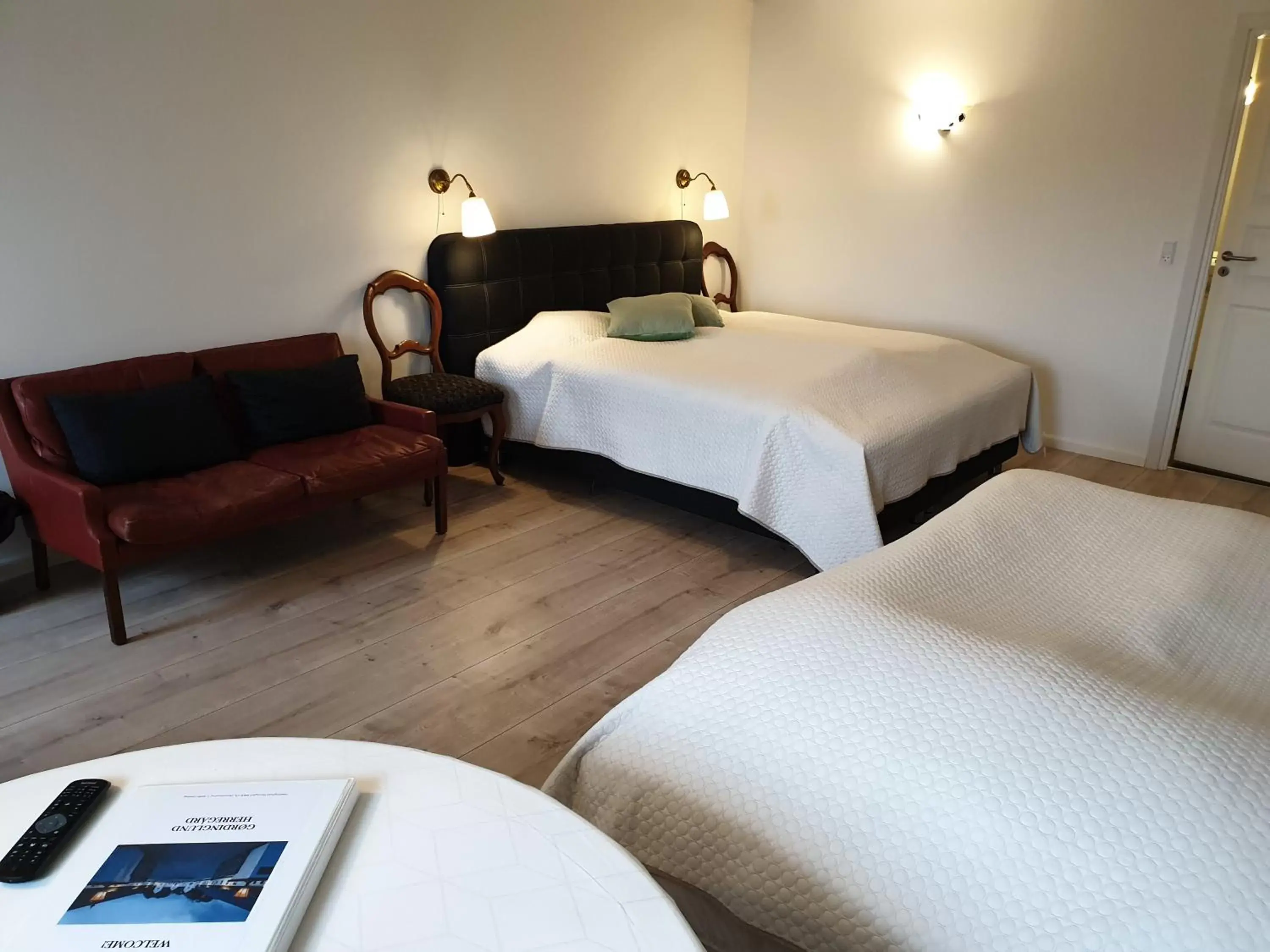 Deluxe Quadruple Room in Gørdinglund Herregård Bed & Breakfast Deluxe Quadruple Room in Gørdinglund Herregård Bed & Breakfast