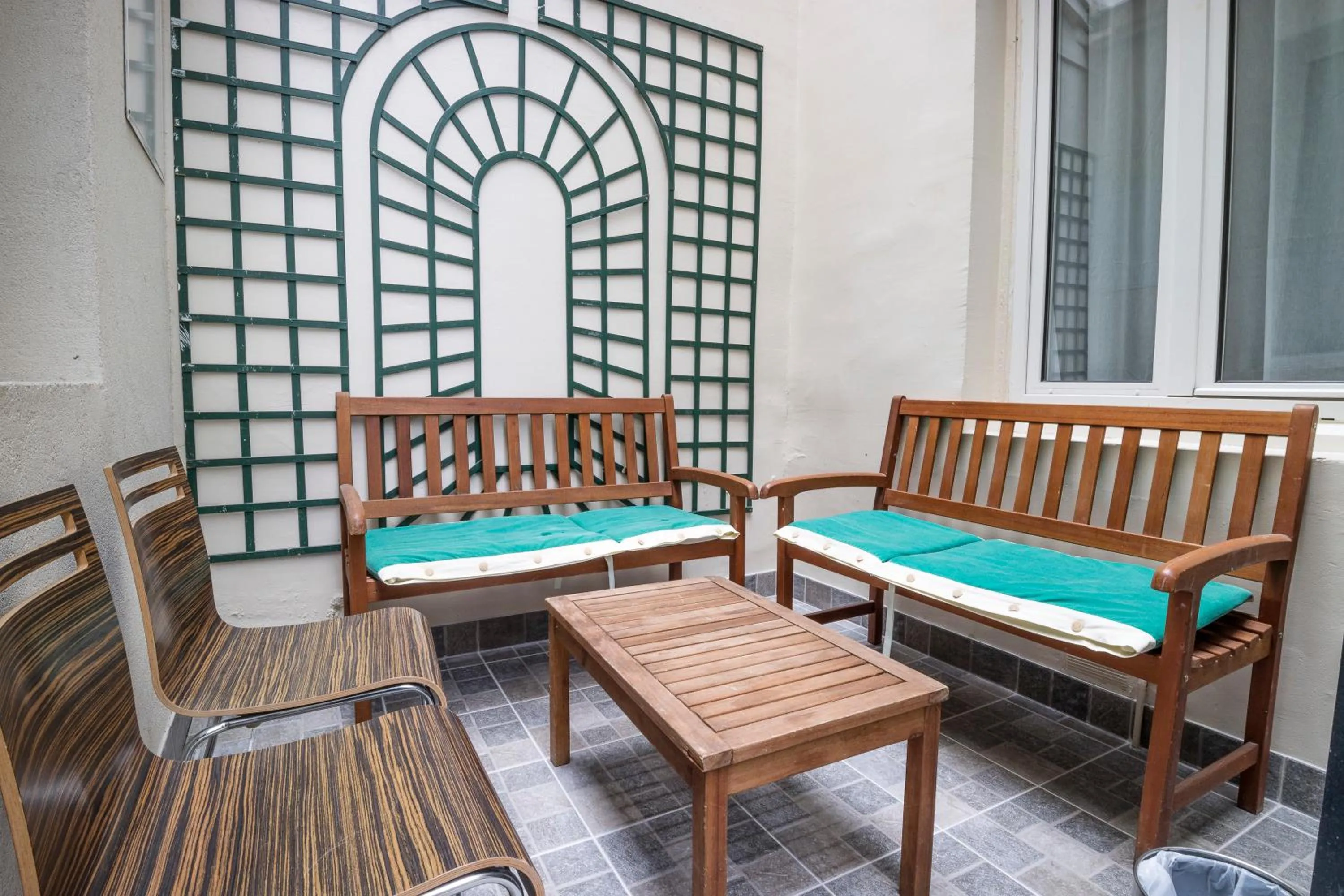 Patio in Hotel Chabrol Opera