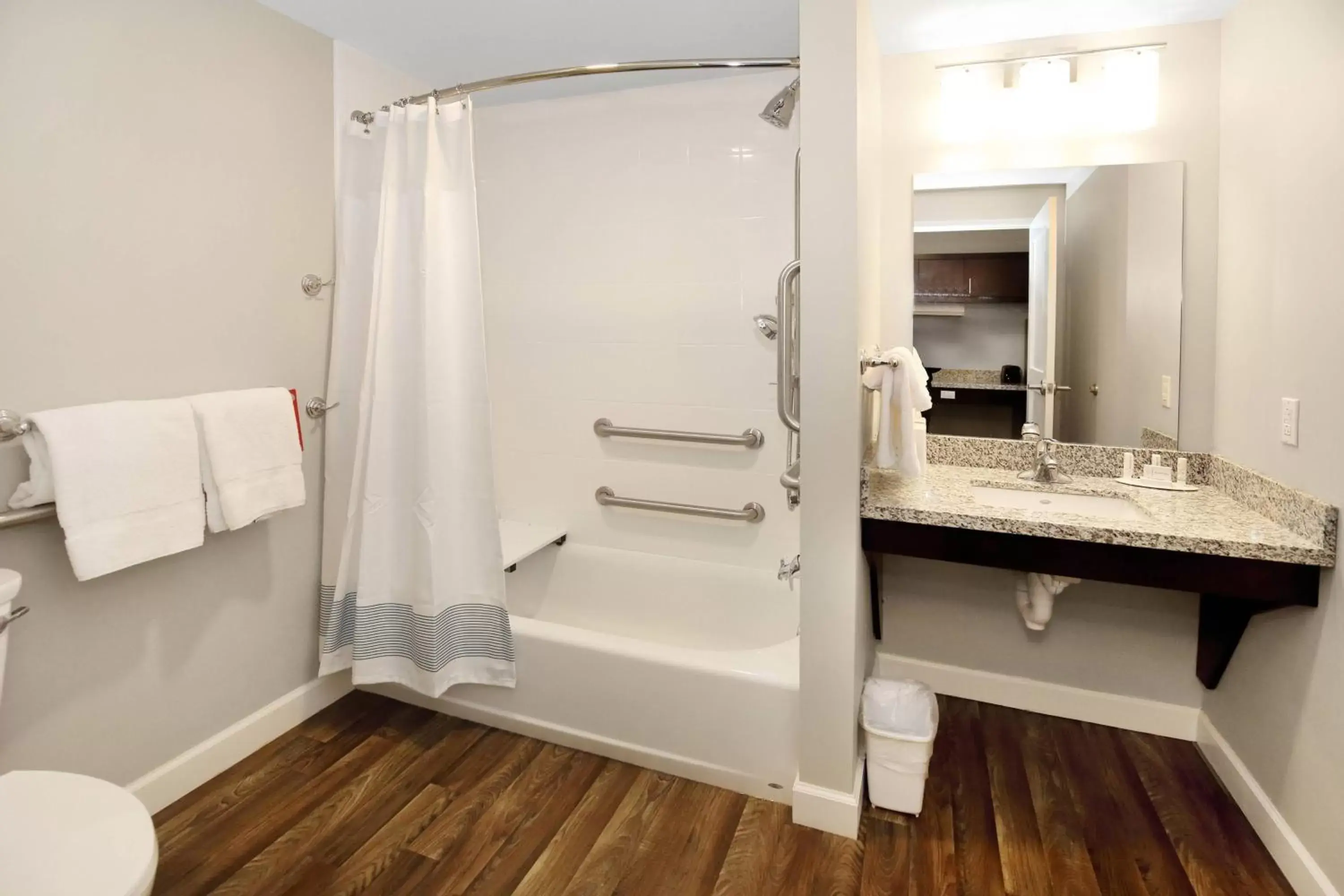 Bathroom in TownePlace Suites by Marriott Grove City Mercer/Outlets