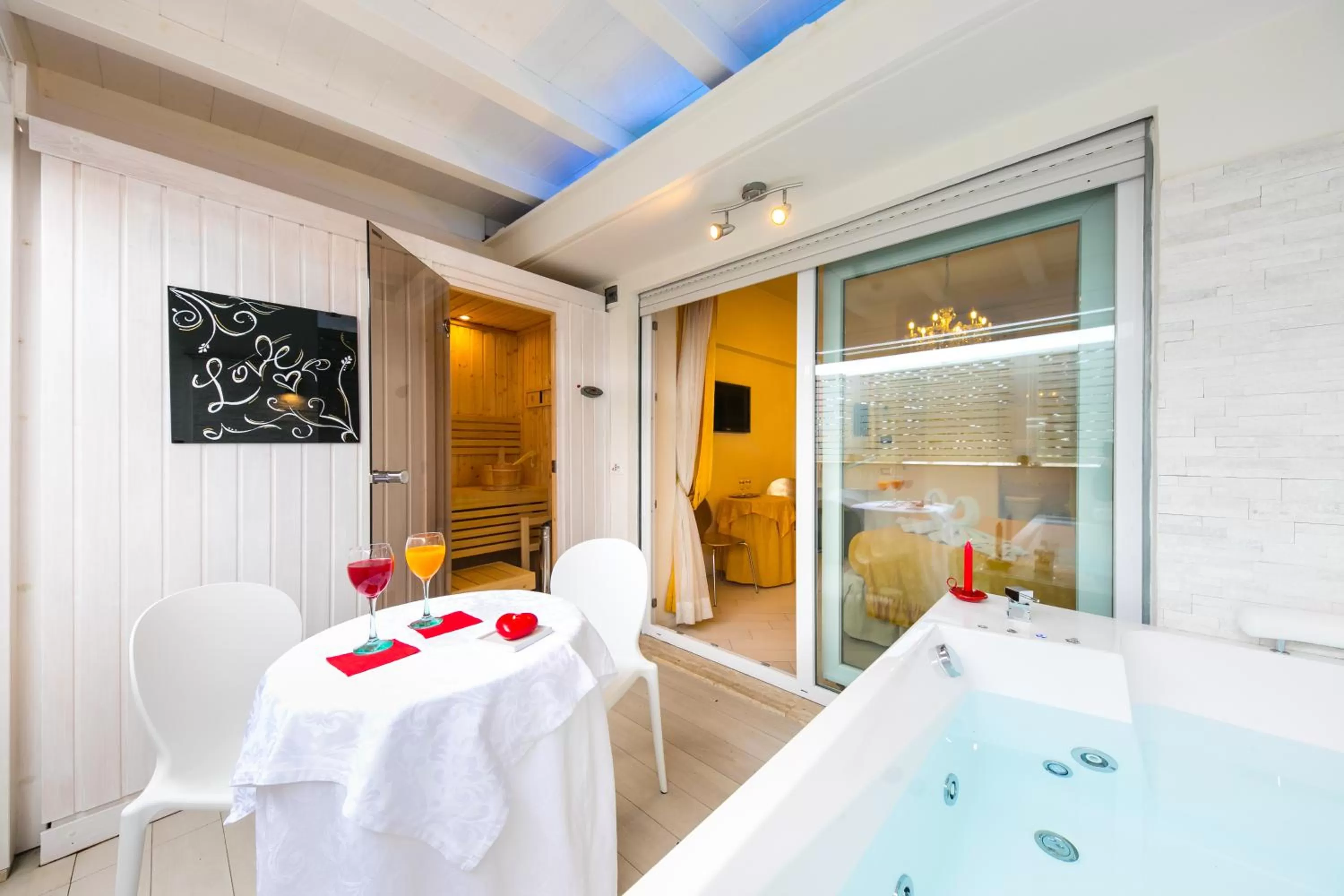 Photo of the whole room, Bed in Suites Roma Tiburtina