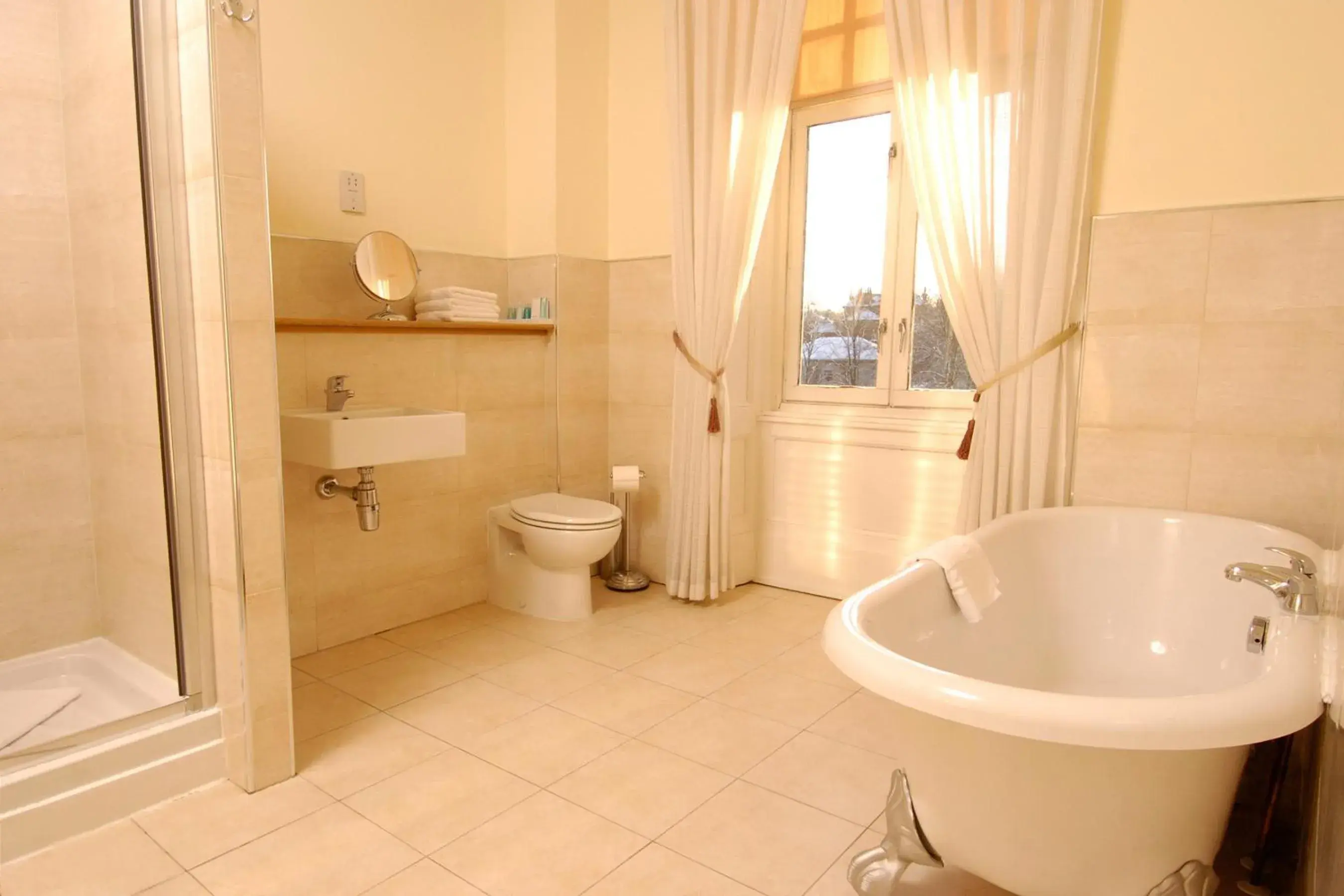 Bathroom in Sherbrooke Castle Hotel