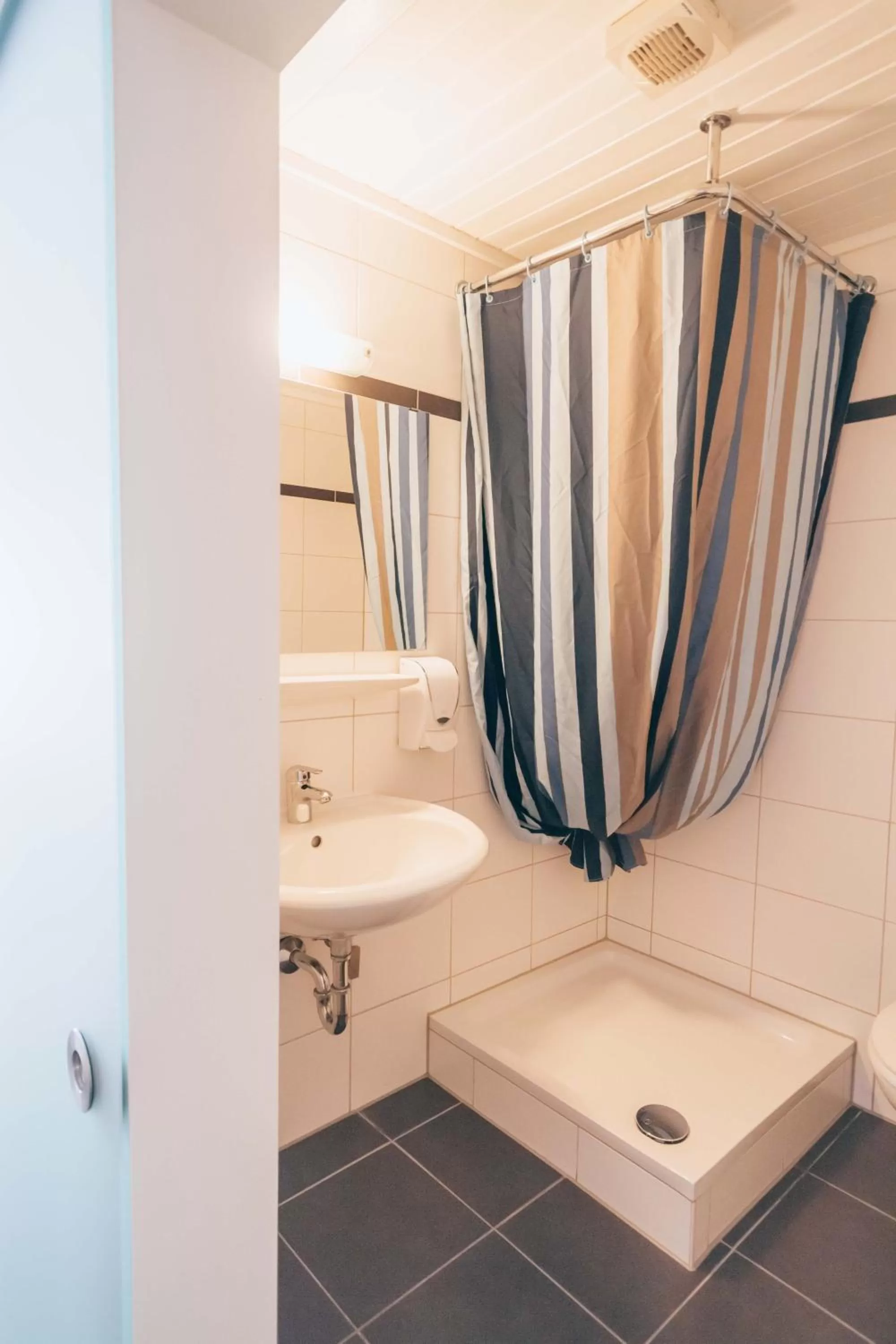 Bathroom in Hotel Andres