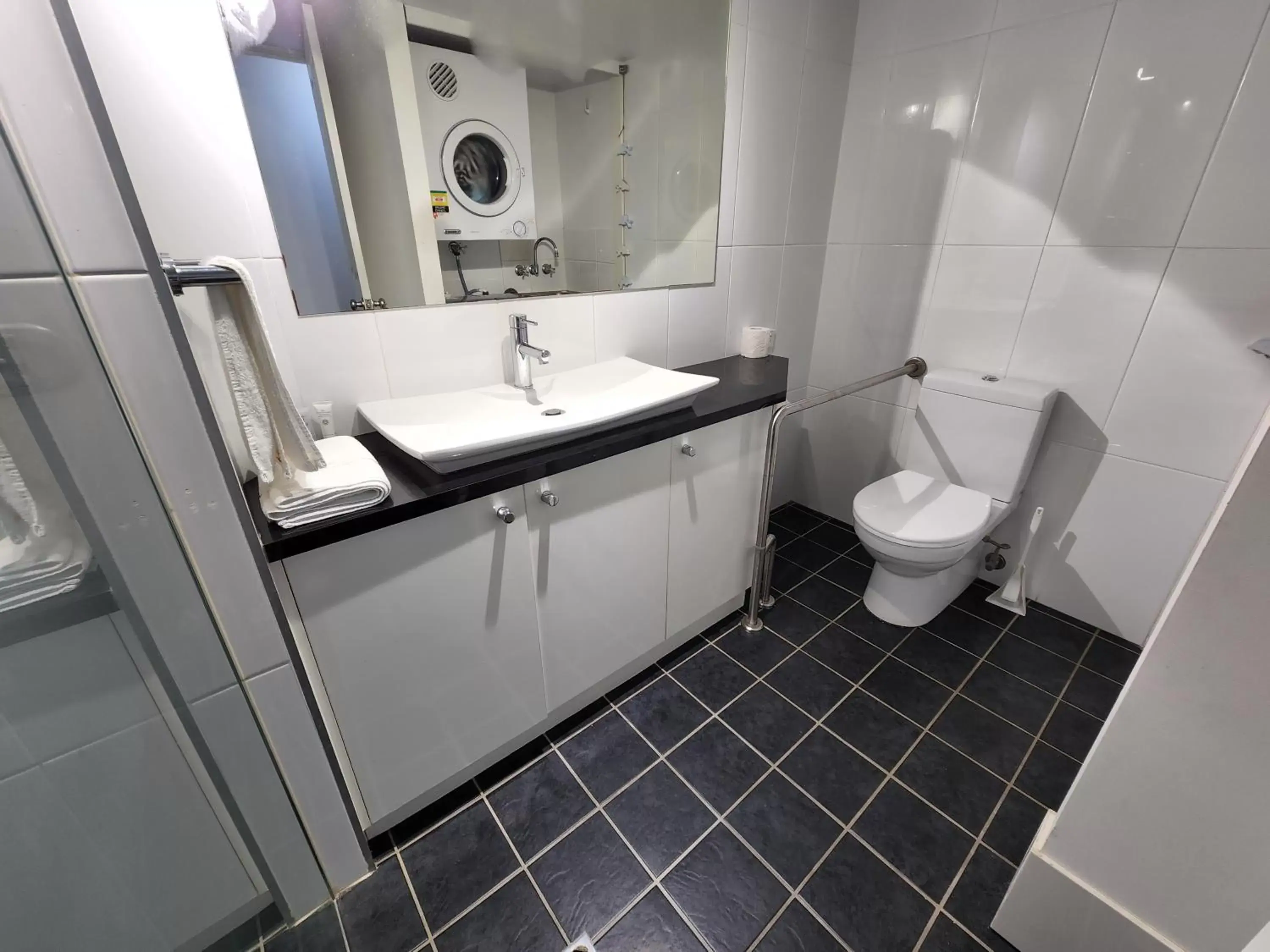 Bathroom in Fairways Golf & Beach Retreat Bribie Island