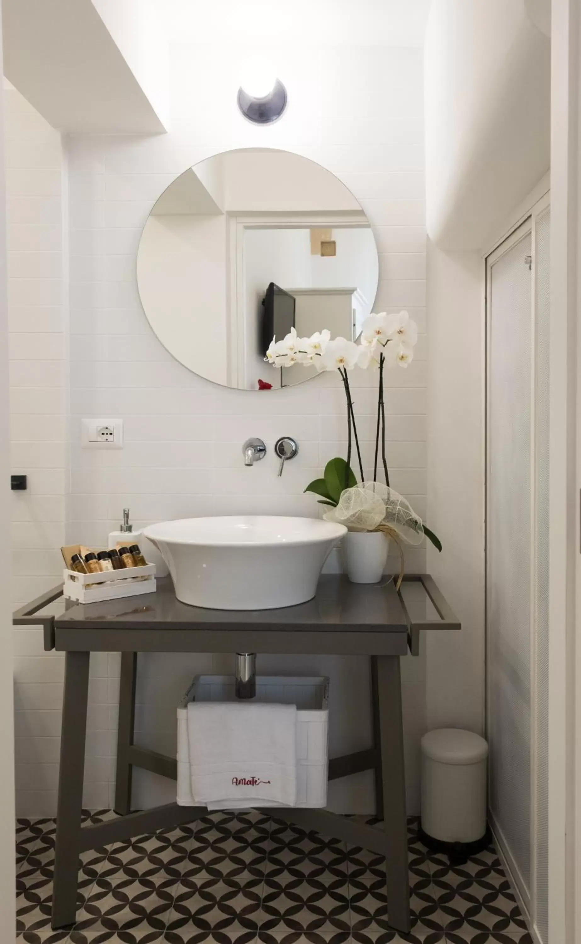 Bathroom, Coffee/Tea Facilities in Amatè Suite