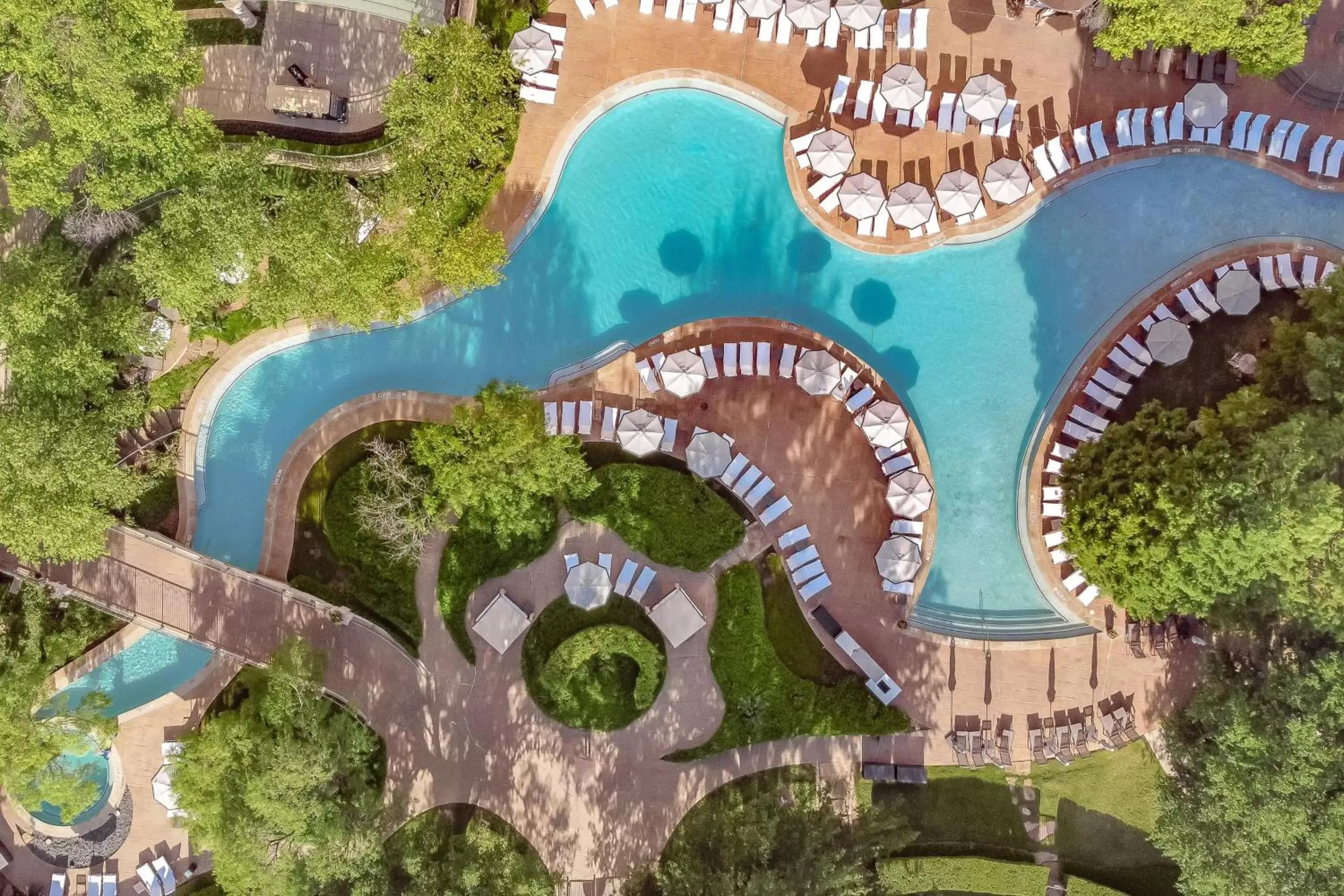 Swimming pool, Bird's-eye View in The Las Colinas Resort, Dallas