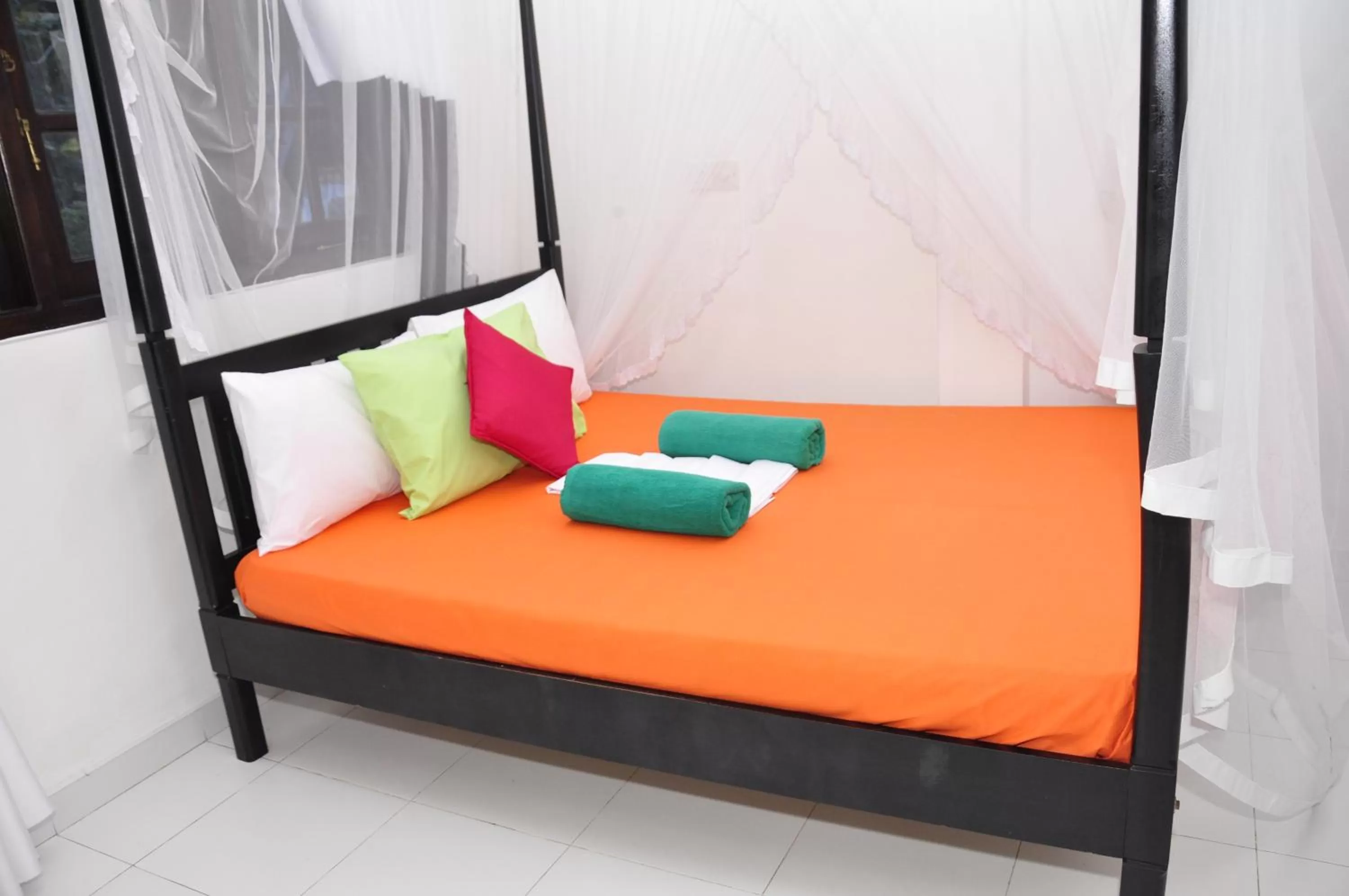 Bed in Bon Accord Mirissa