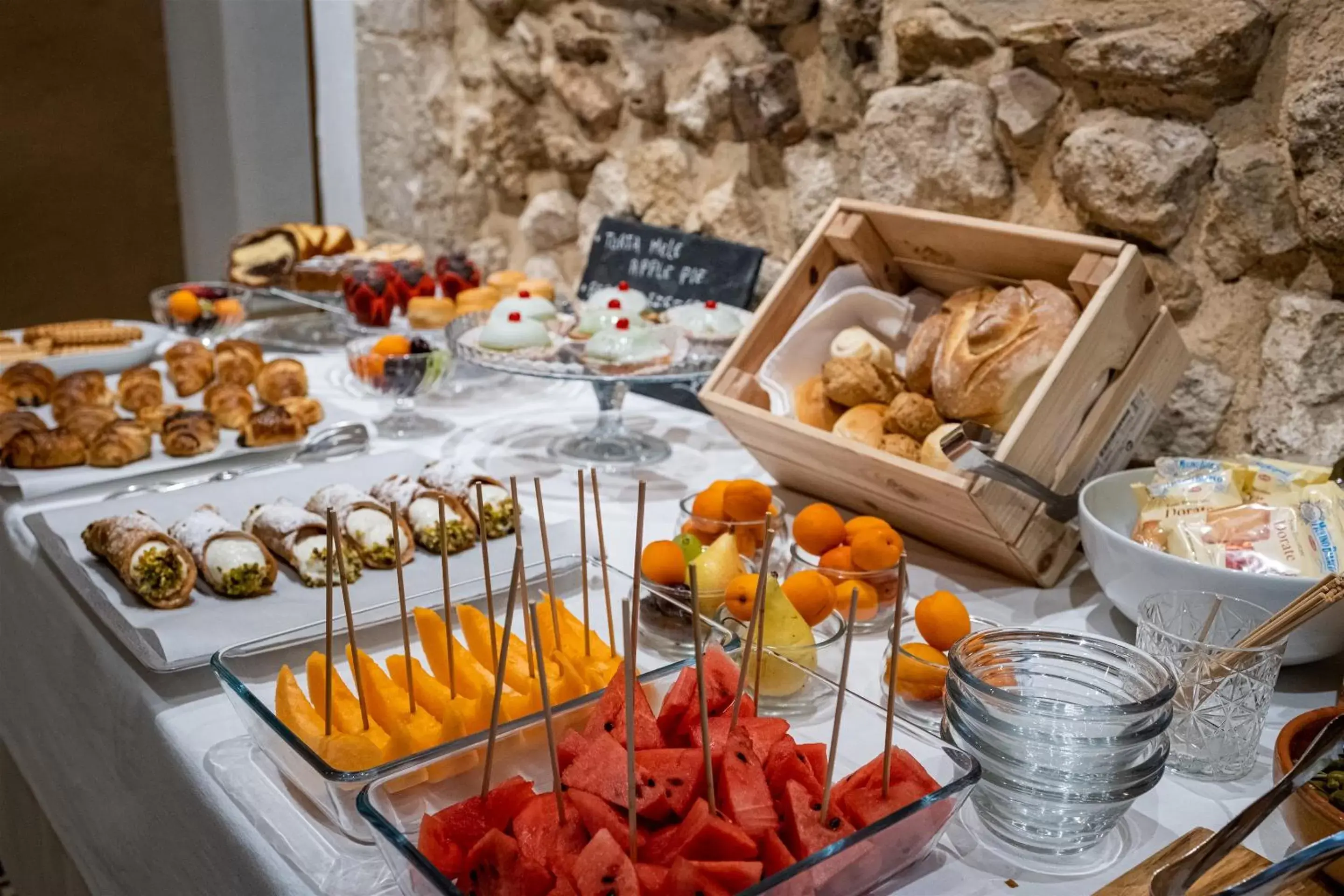 Continental breakfast, Food in Palazzo Gilistro