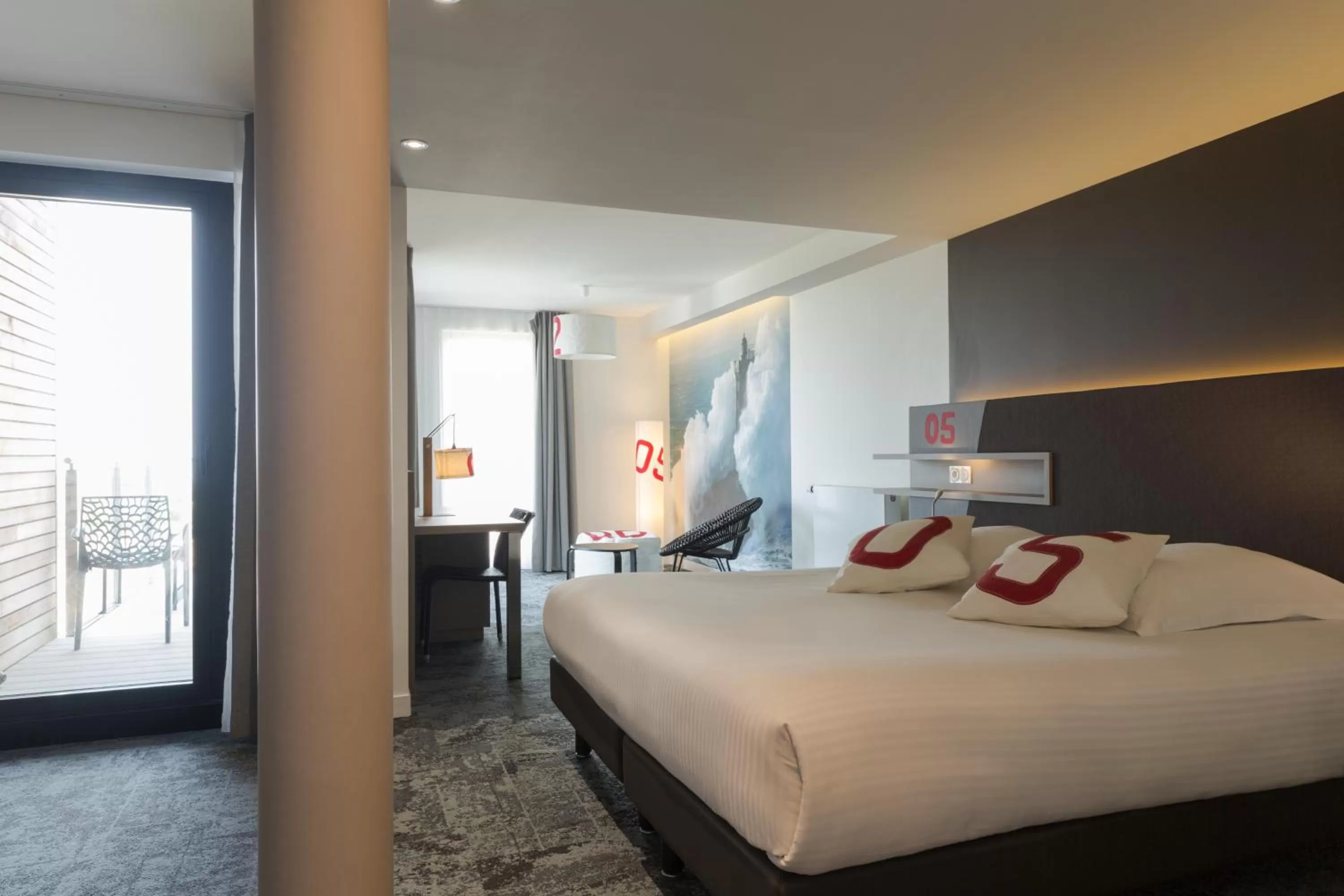 Bedroom, Bed in Hostellerie de la Pointe Saint-Mathieu - SPA & Restaurant