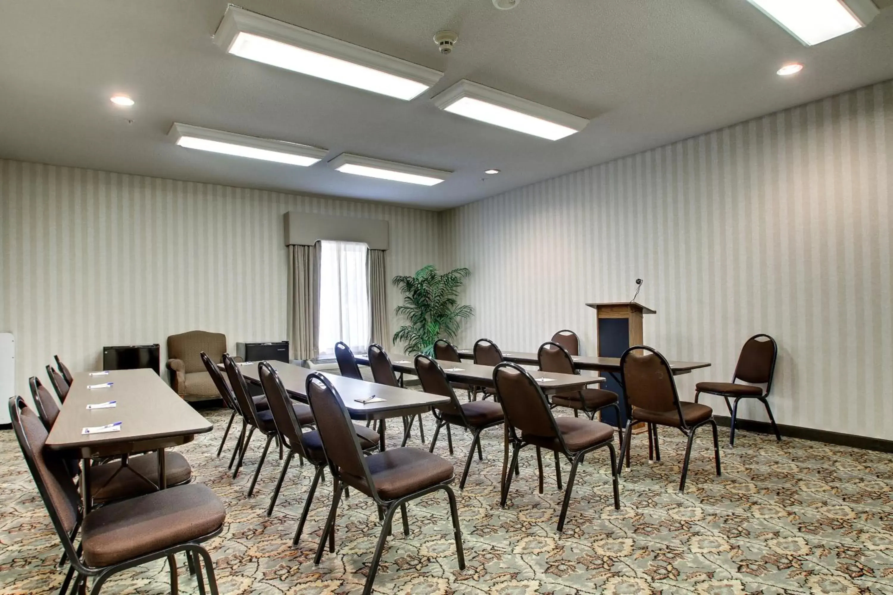 Meeting/conference room in Baymont by Wyndham Kirksville University Area