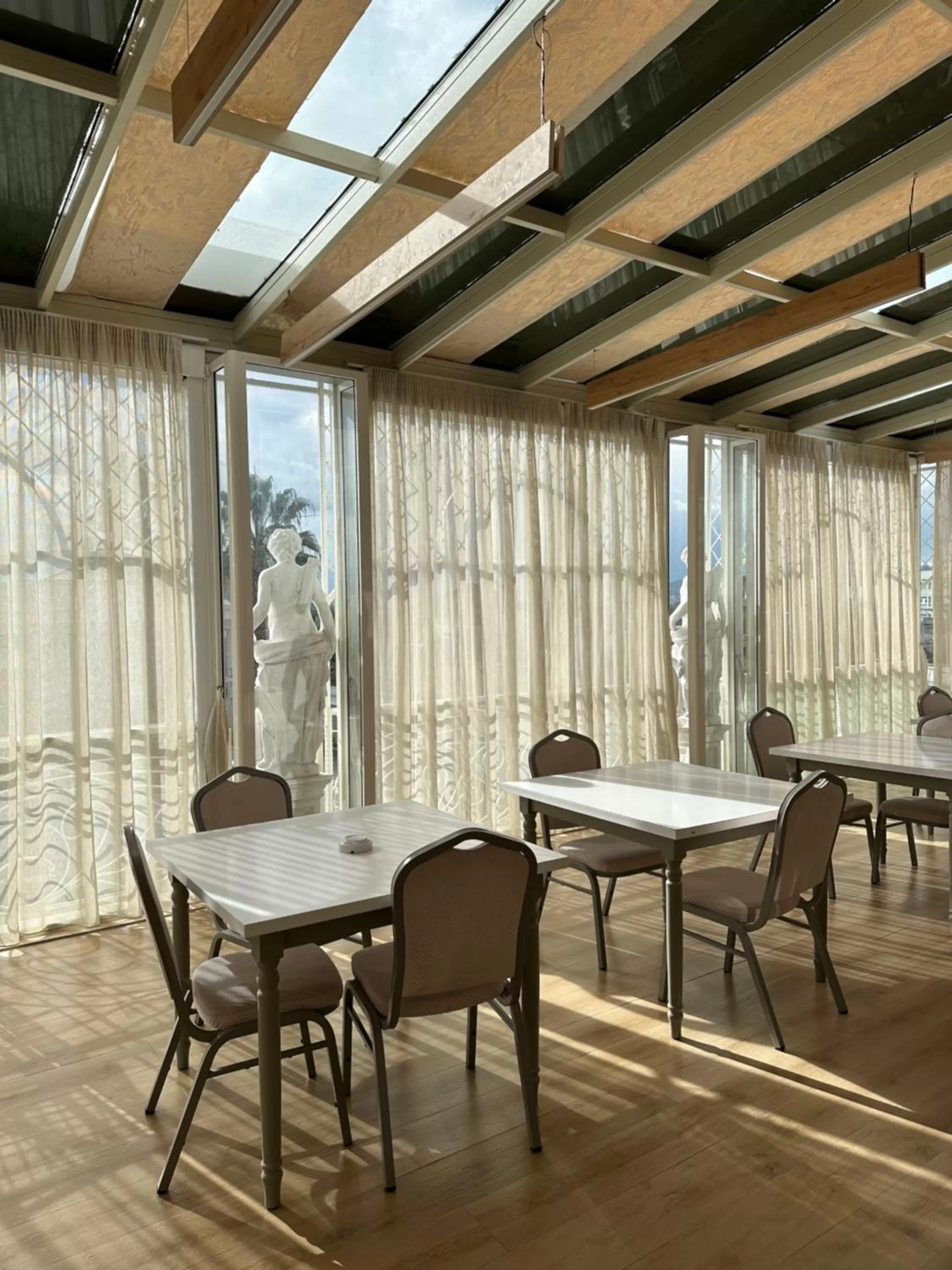 Balcony/Terrace, Dining Area in Hotel Colis