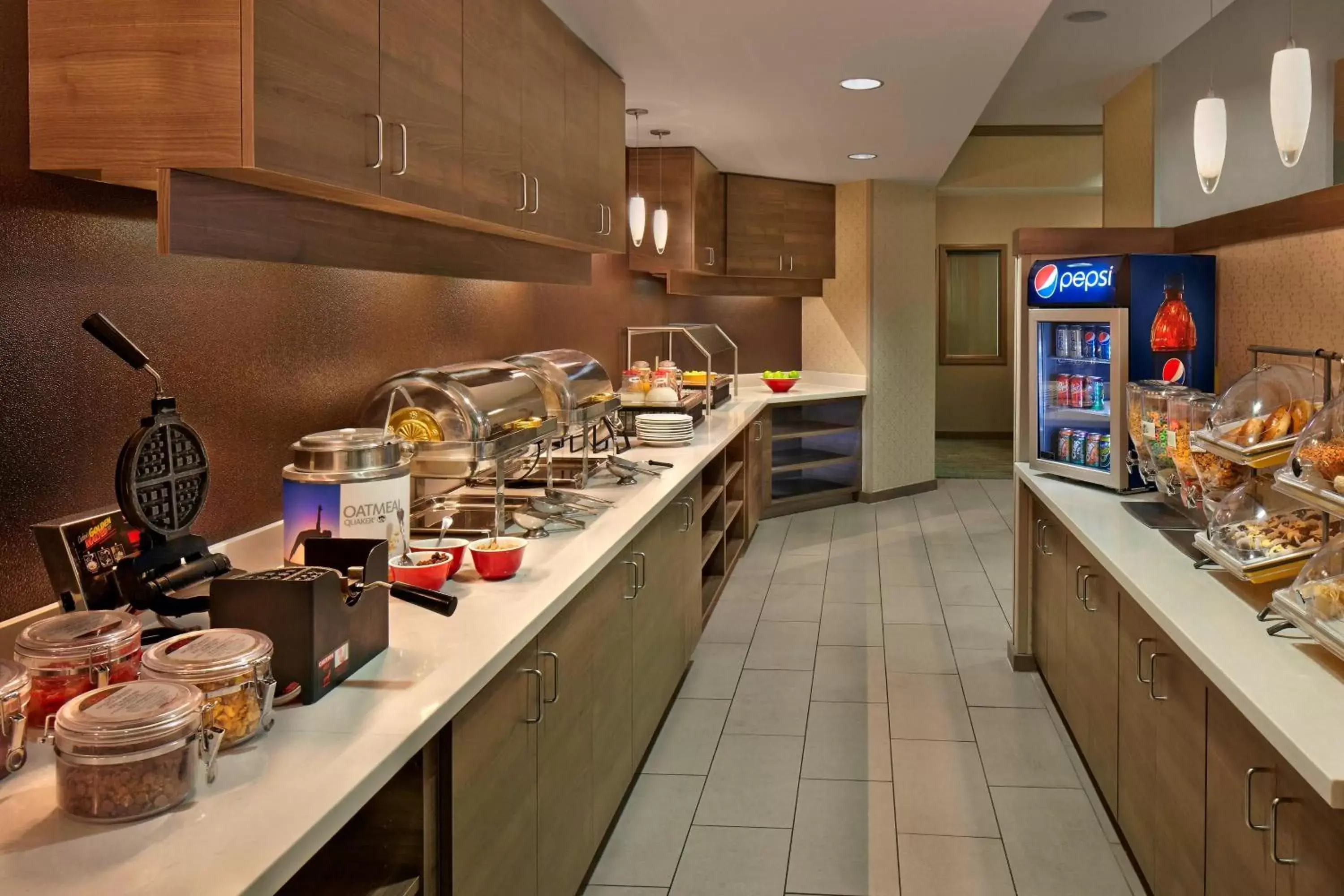 Breakfast, Kitchen/Kitchenette in Residence Inn by Marriott Hartford Downtown