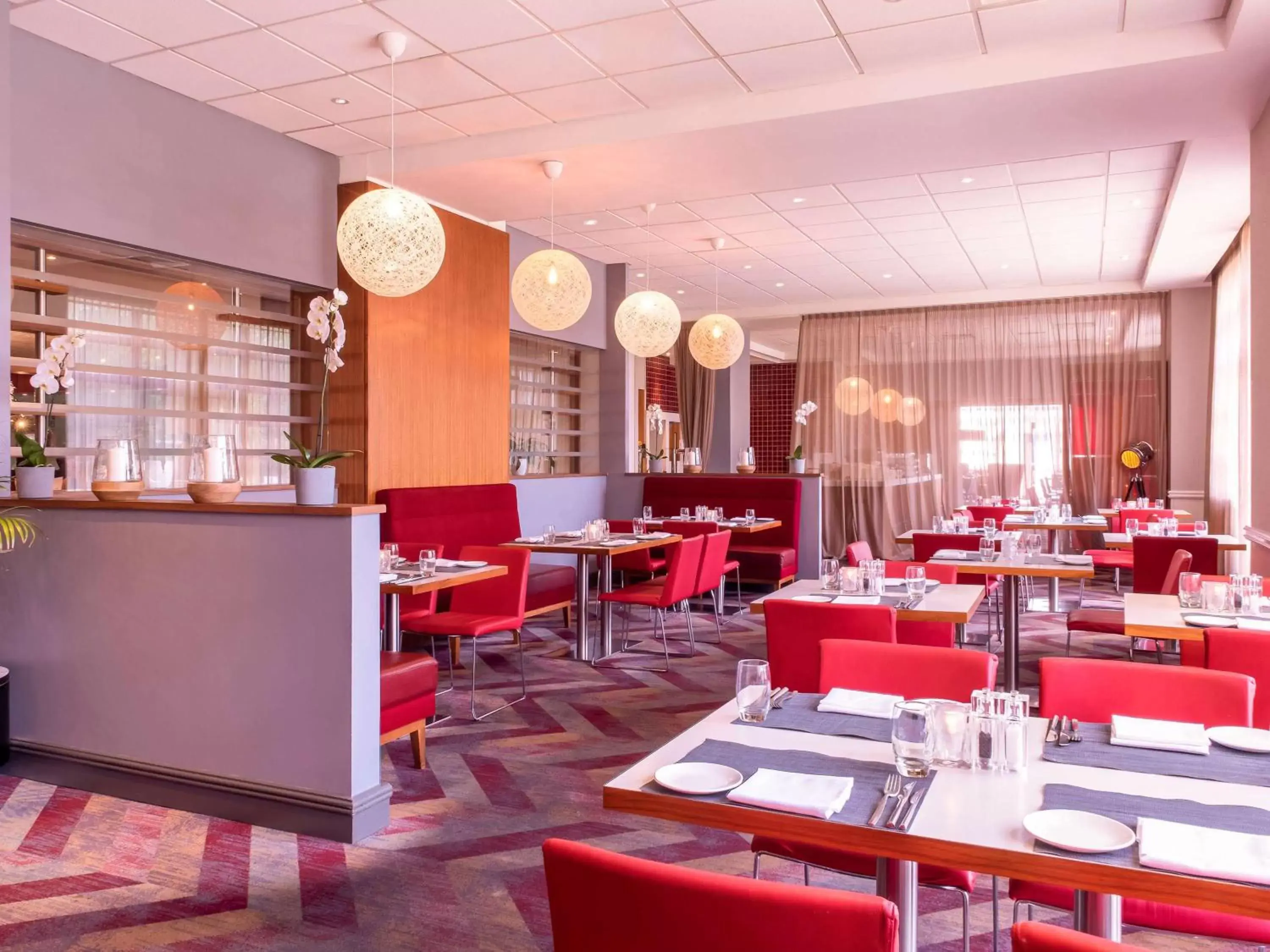 Restaurant/Places to Eat in Novotel Southampton