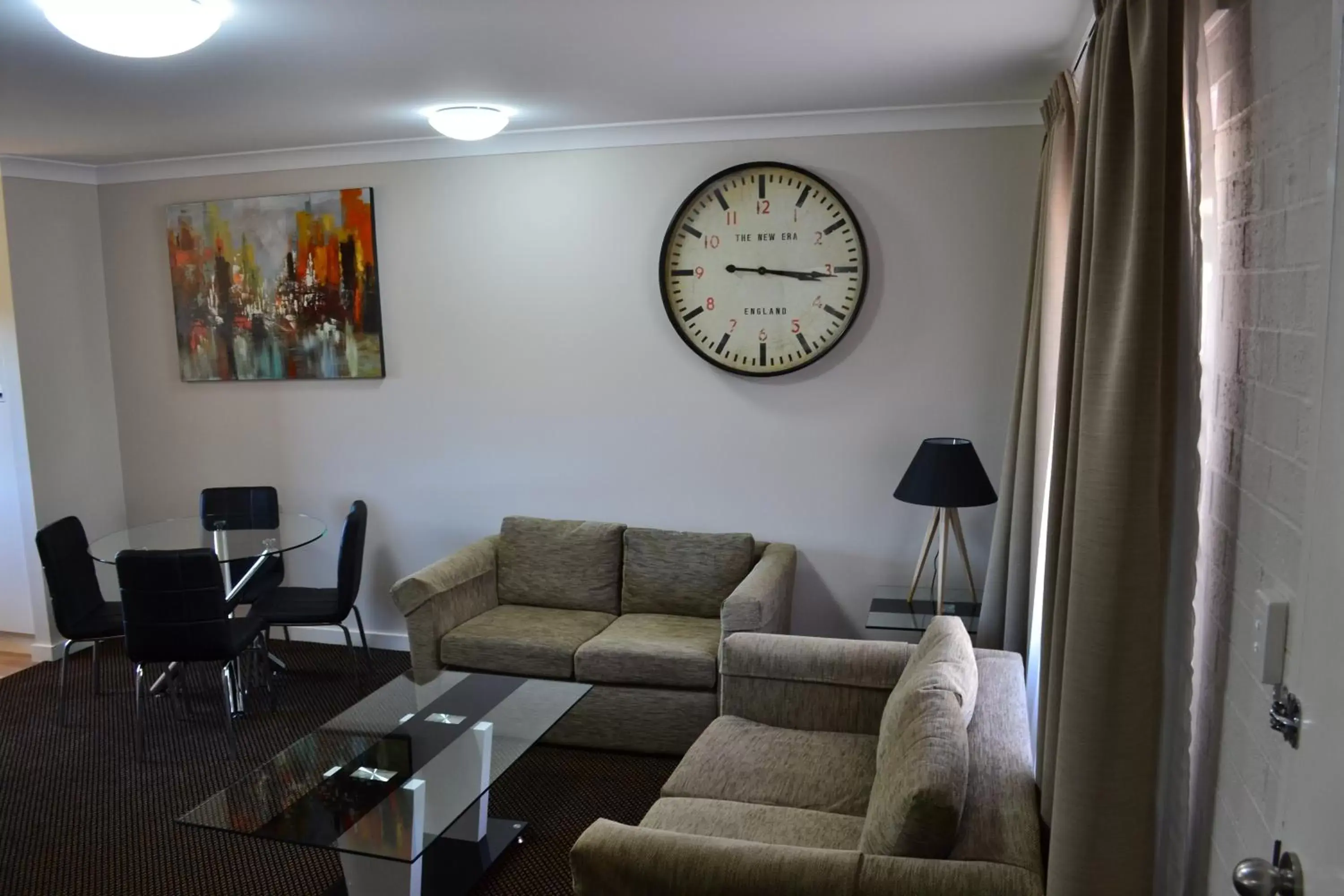 Living room, Seating Area in Cattlemans Country Motor Inn & Serviced Apartments