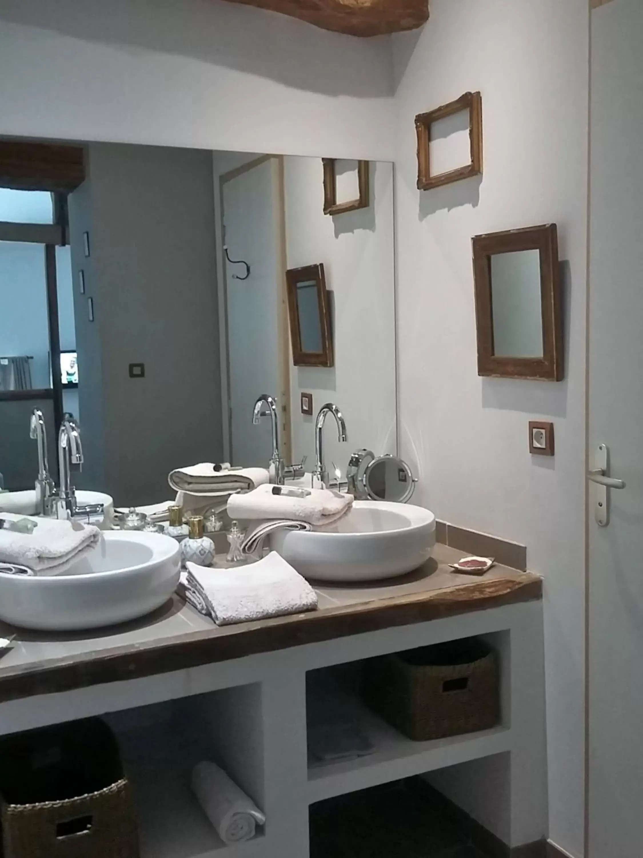 Bathroom in La Fréjade