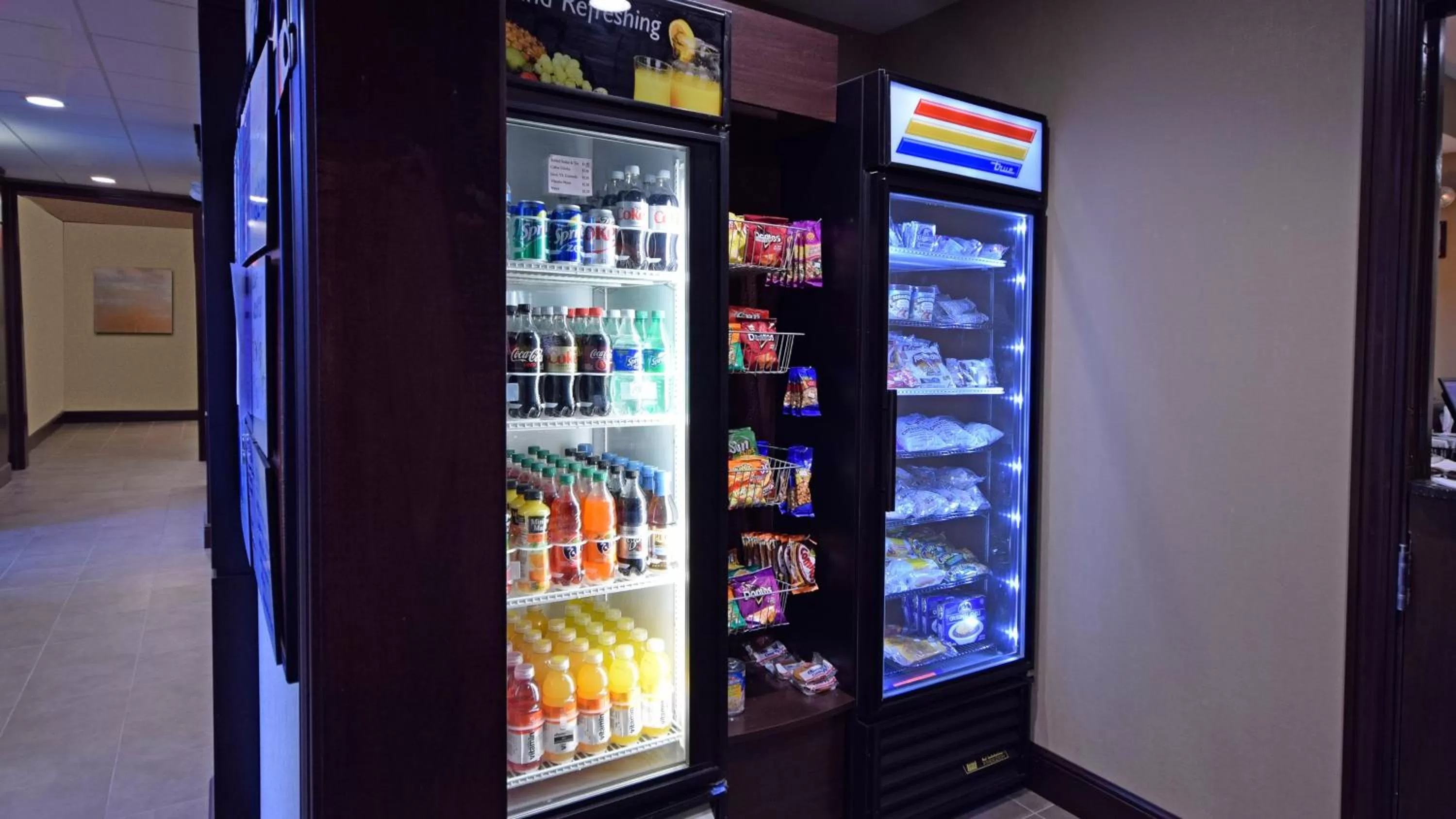 Swimming pool in Staybridge Suites - Cincinnati North by IHG