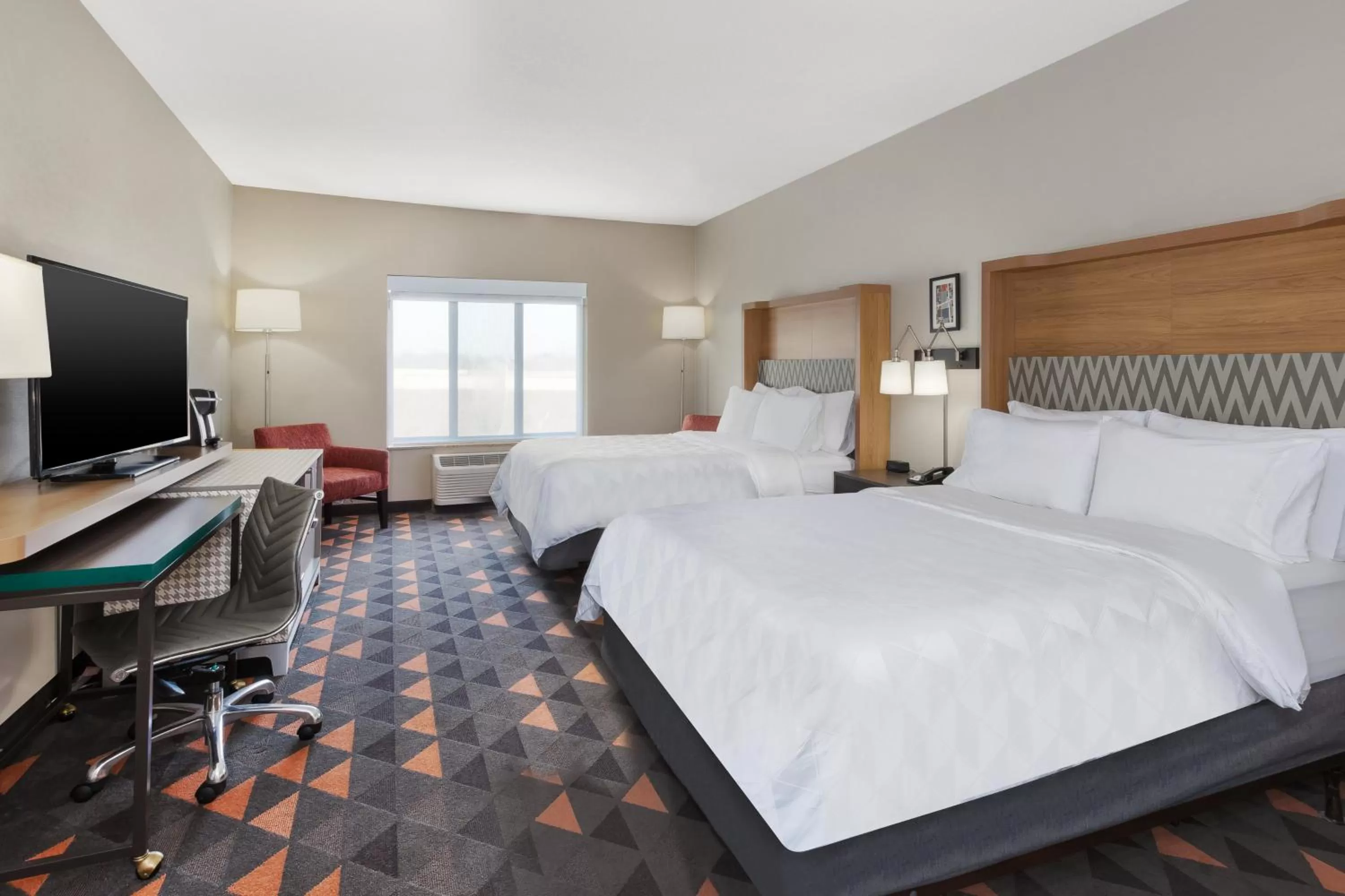 Photo of the whole room, Bed in Holiday Inn Grand Rapids - South by IHG
