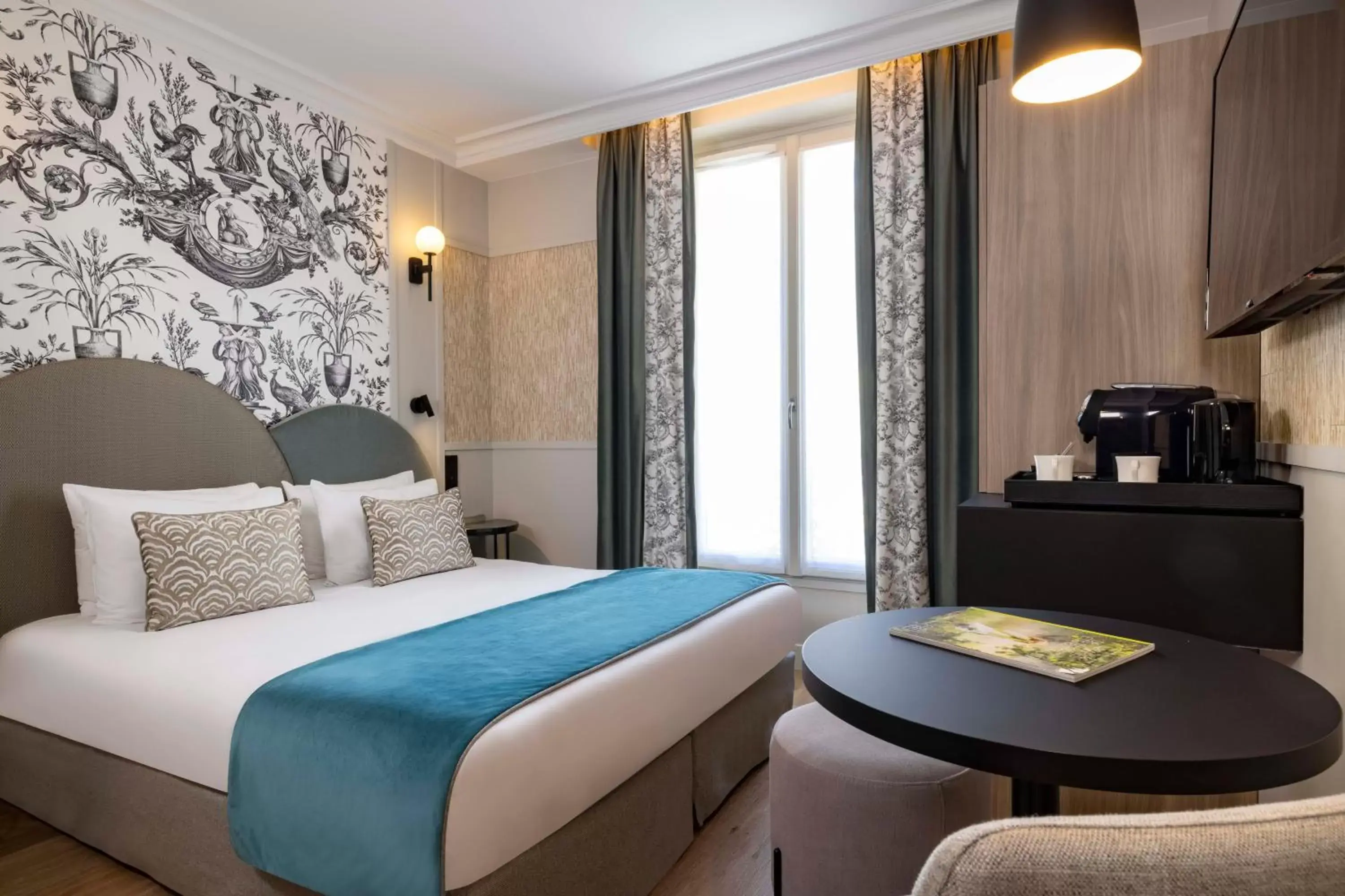 Bed in Grand Hôtel Lévêque