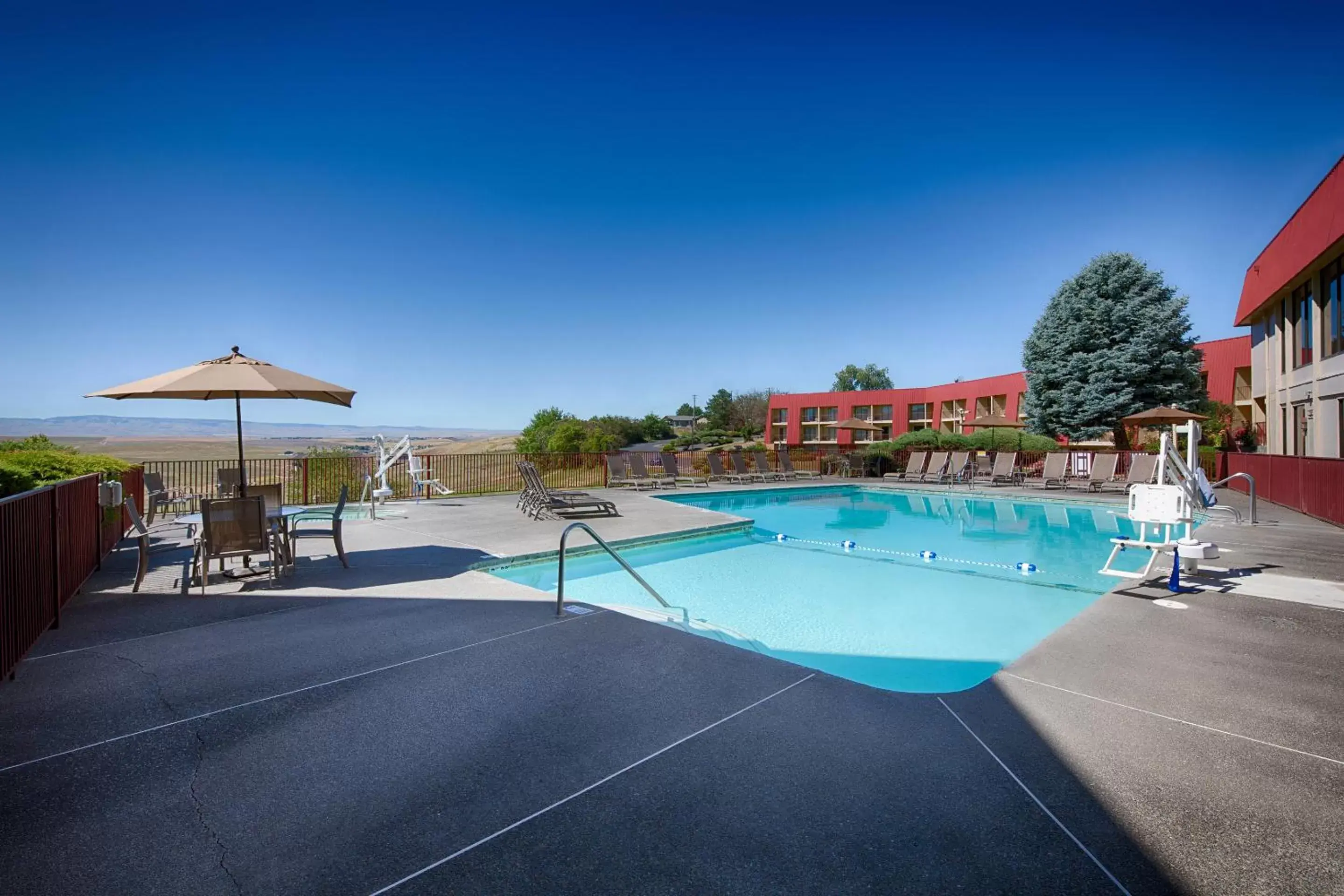 Swimming pool in Red Lion Hotel Pendleton Swimming pool in Red Lion Hotel Pendleton