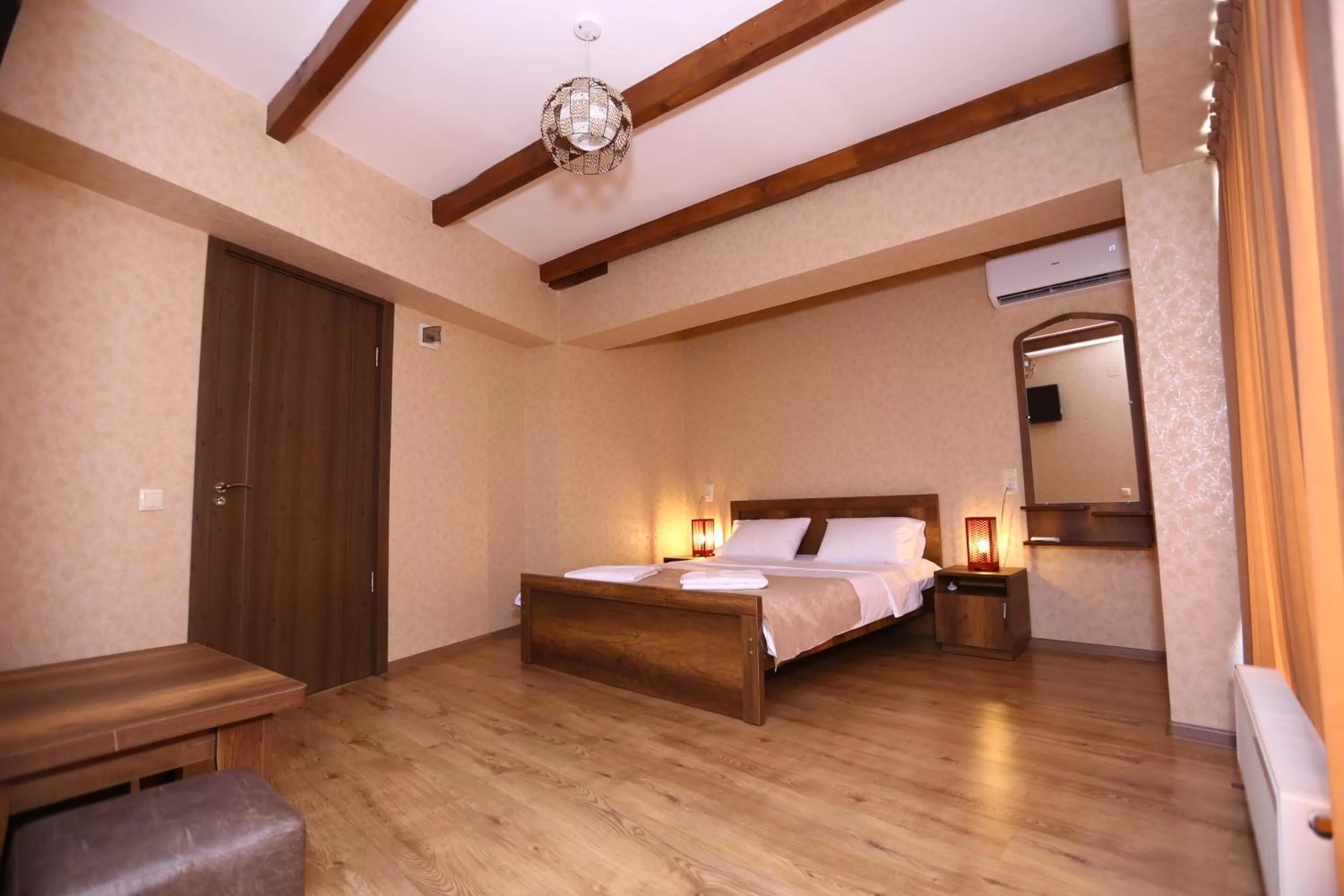 City view, Bed in Hotel Traveler