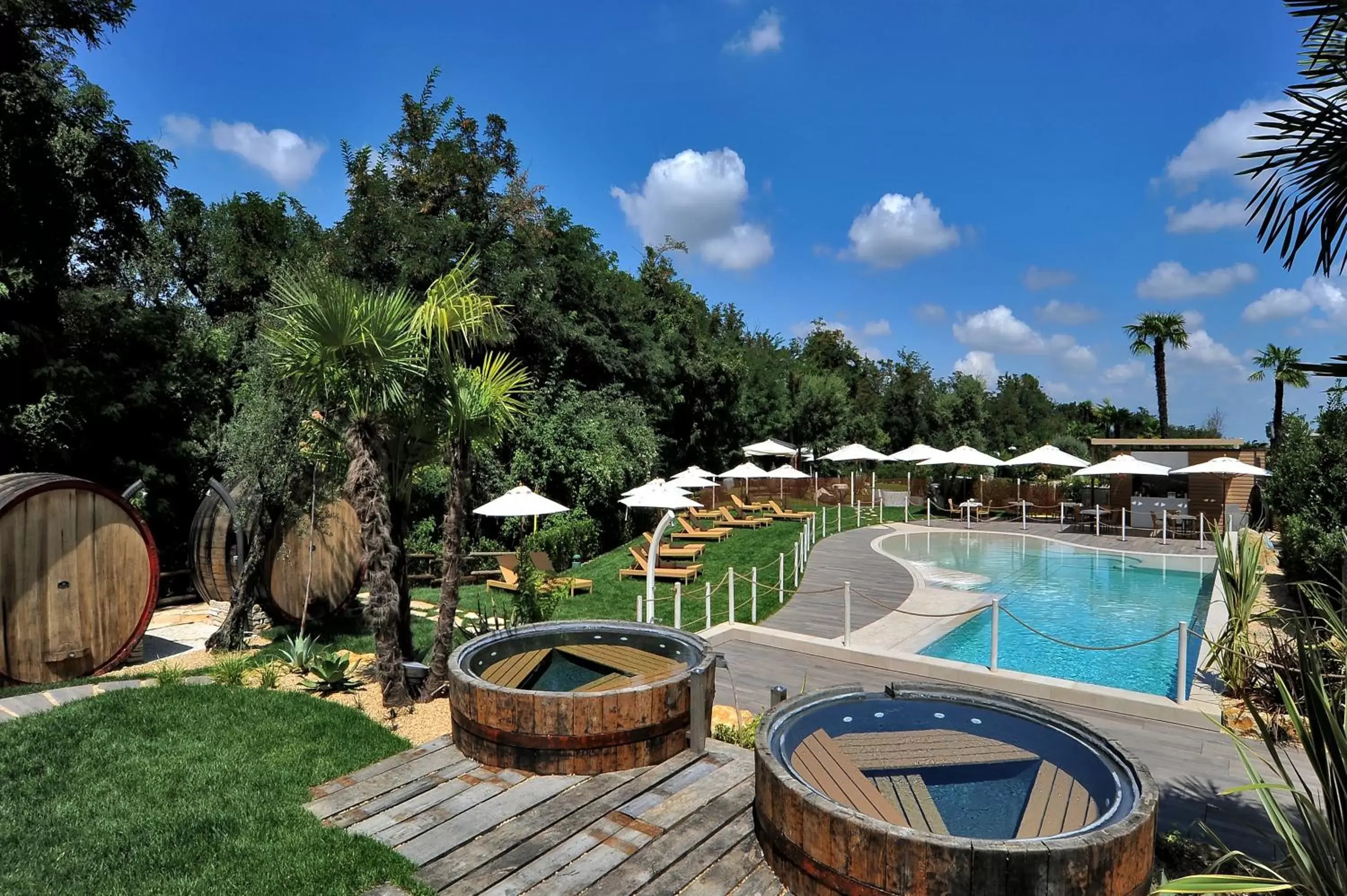 Hot Tub, Swimming Pool in Relais Bellaria Hotel & Congressi