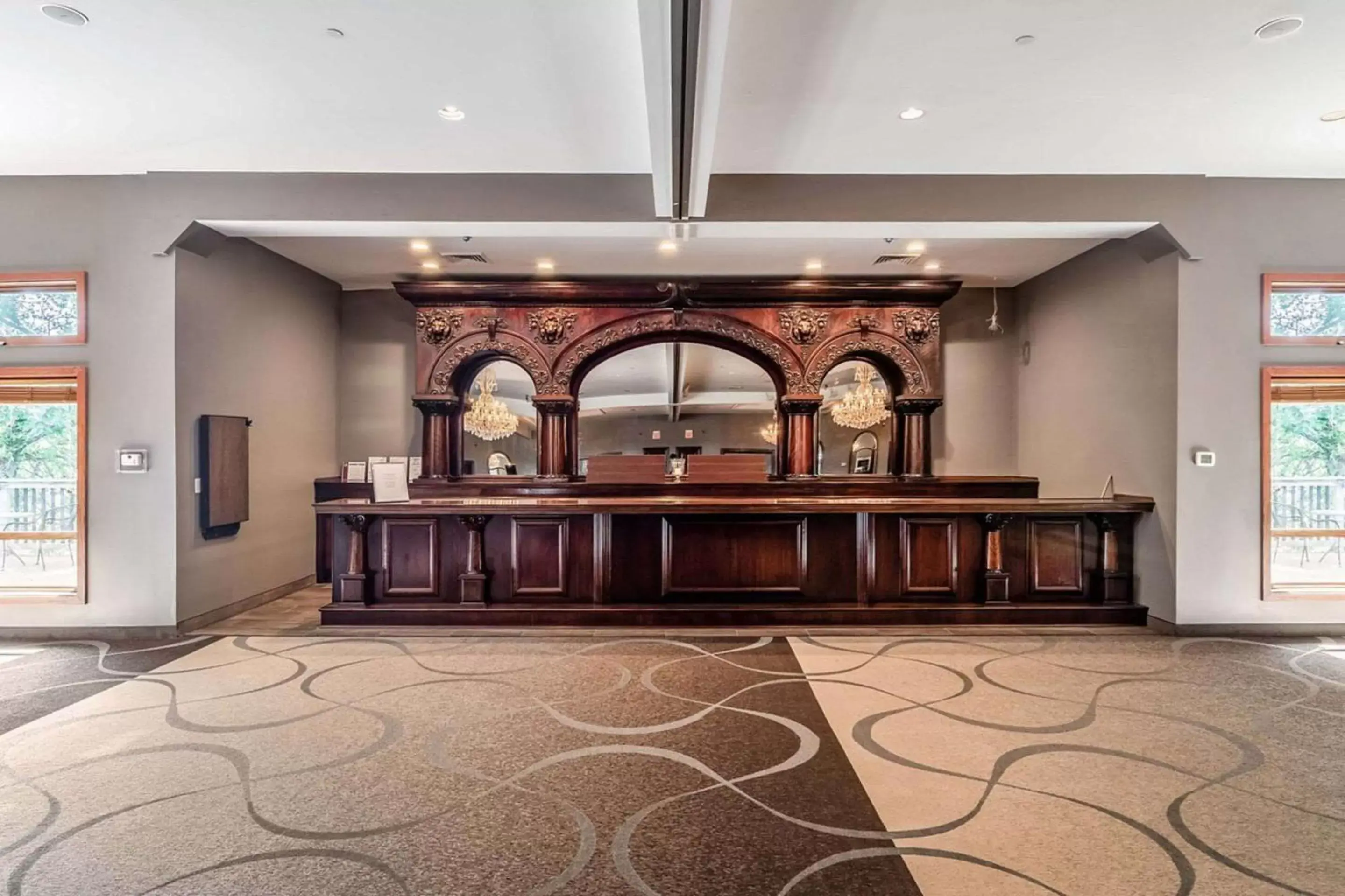 Meeting/conference room, Lobby/Reception in Riverview Inn & Suites, Ascend Hotel Collection
