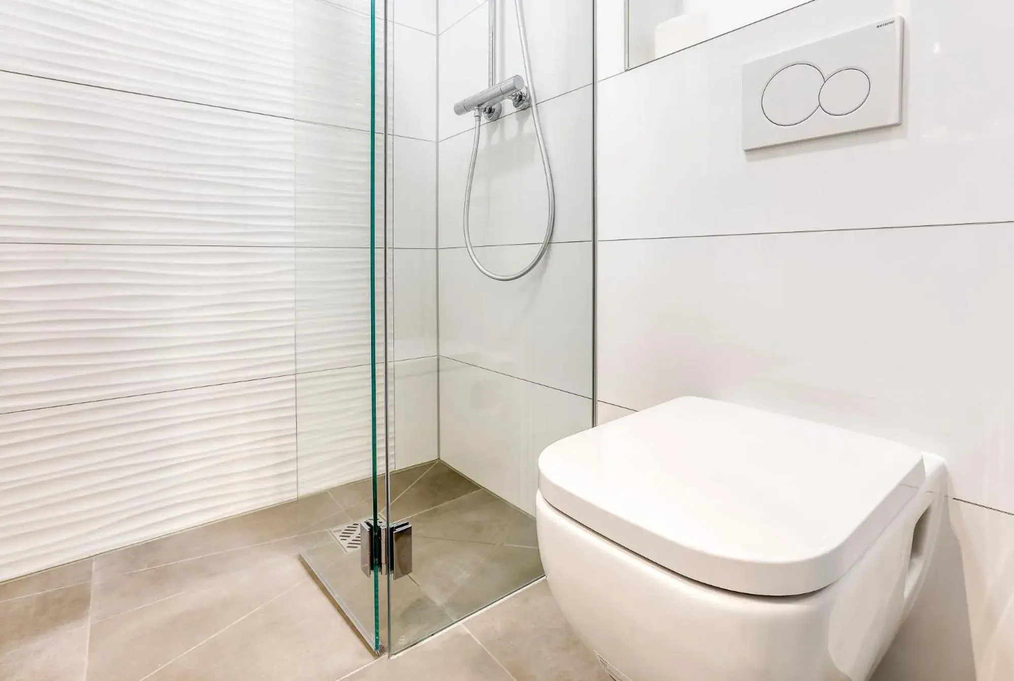 Shower, Bathroom in Smart Stay Hotel Station