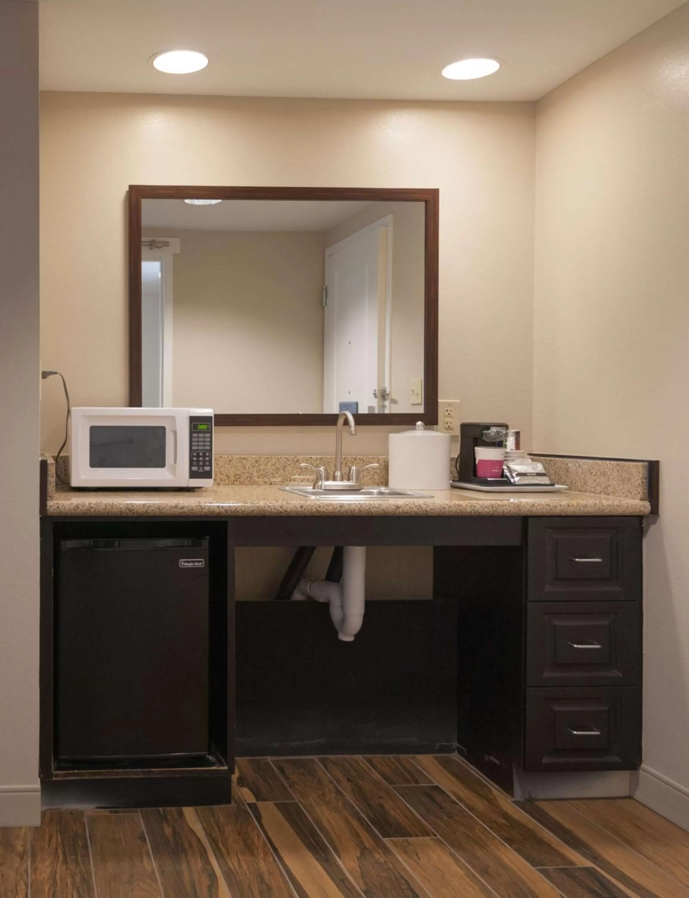 Photo of the whole room in Hampton Inn Doylestown