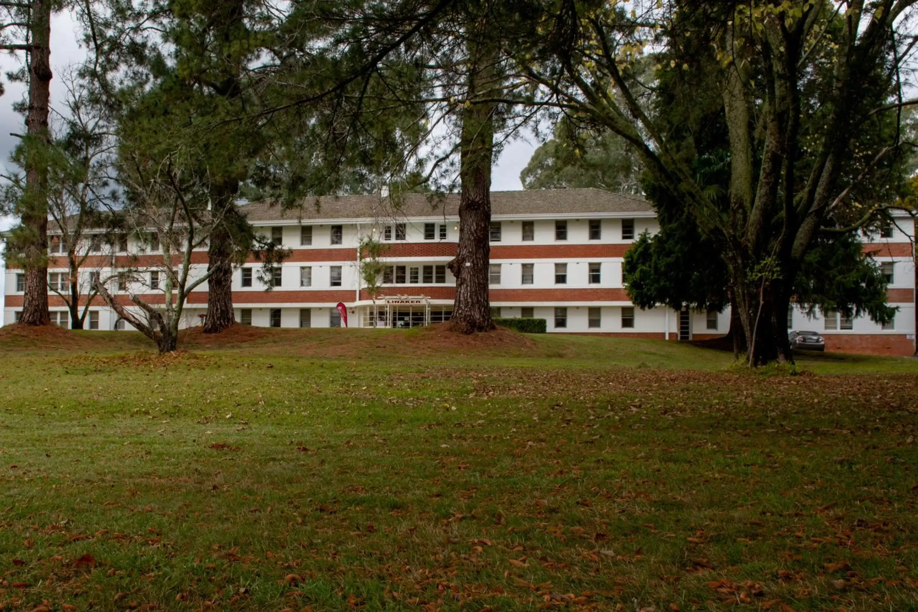 Property Building in Linaker Art Deco Motel