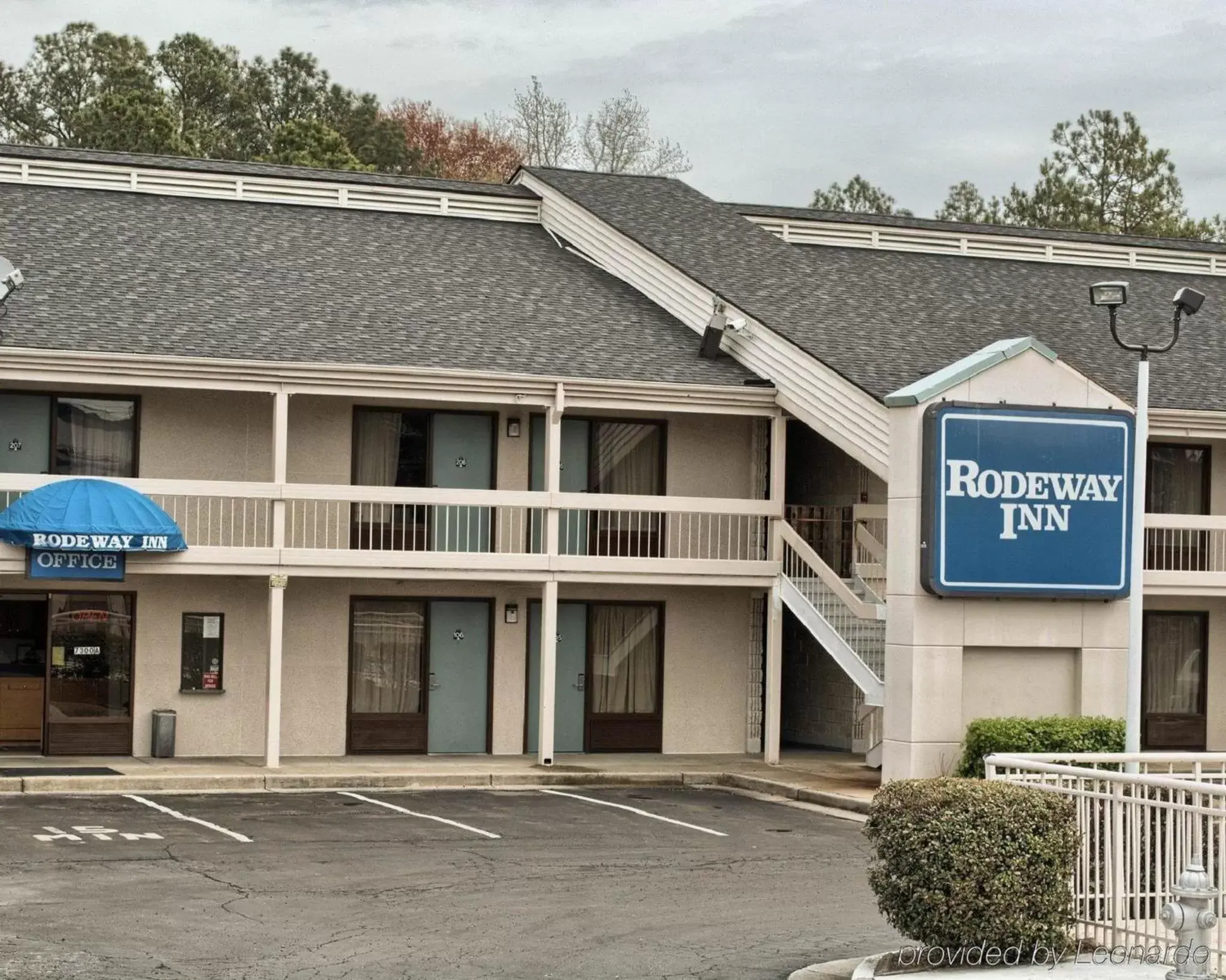 Property building, Facade/Entrance in Rodeway Inn Richmond