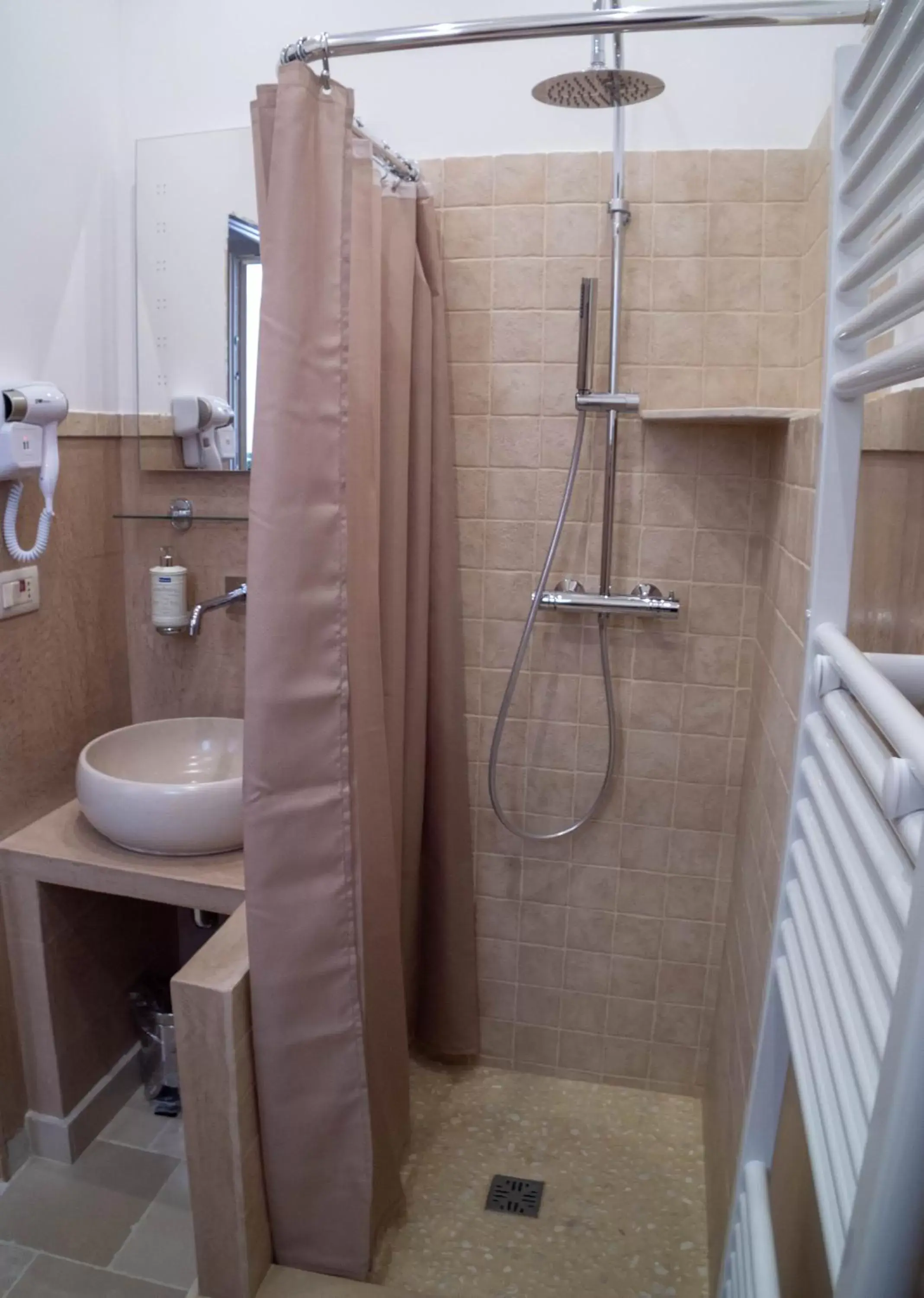 Bathroom in Asylum Amicorum Bed & Breakfast