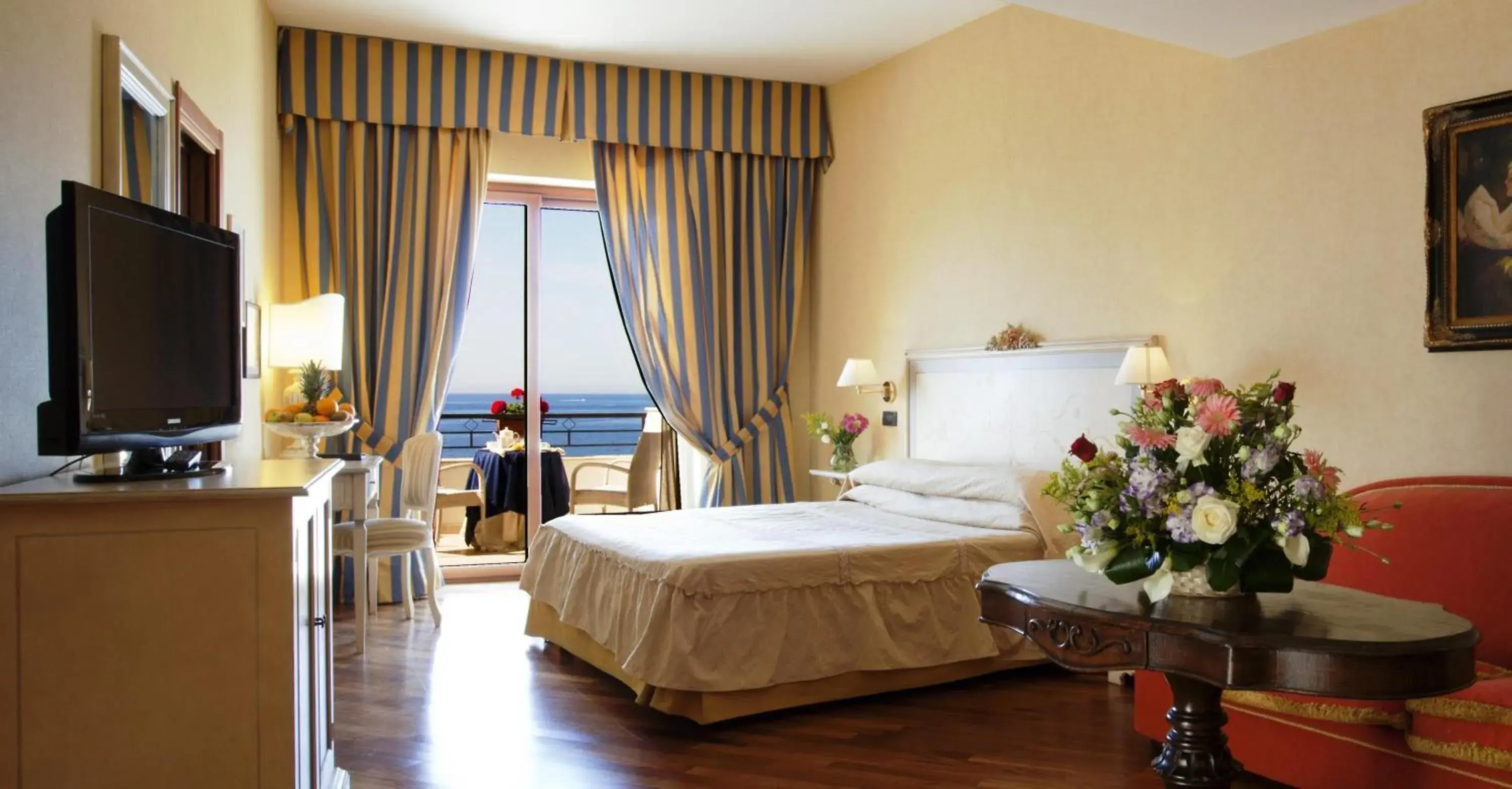 Photo of the whole room in Punta Campanella Resort & Spa