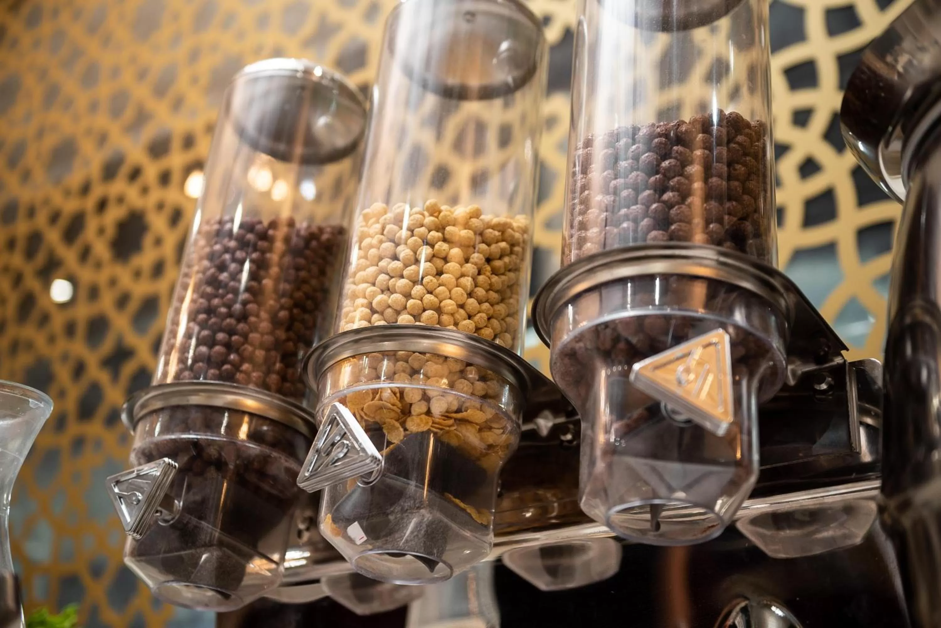 Buffet breakfast in Tauke Khan Plaza