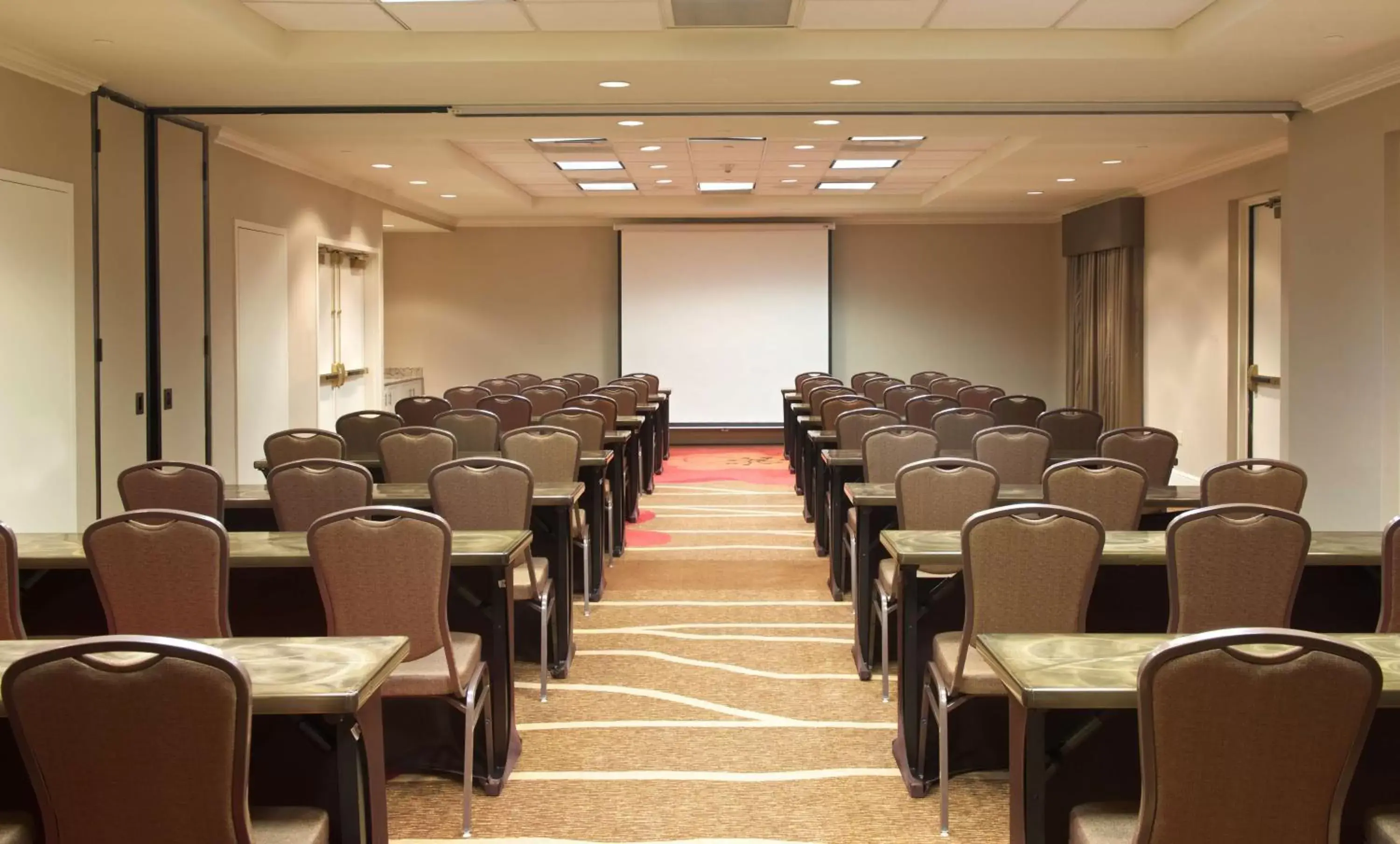 Meeting/conference room in Hampton Inn & Suites Pittsburgh-Meadow Lands