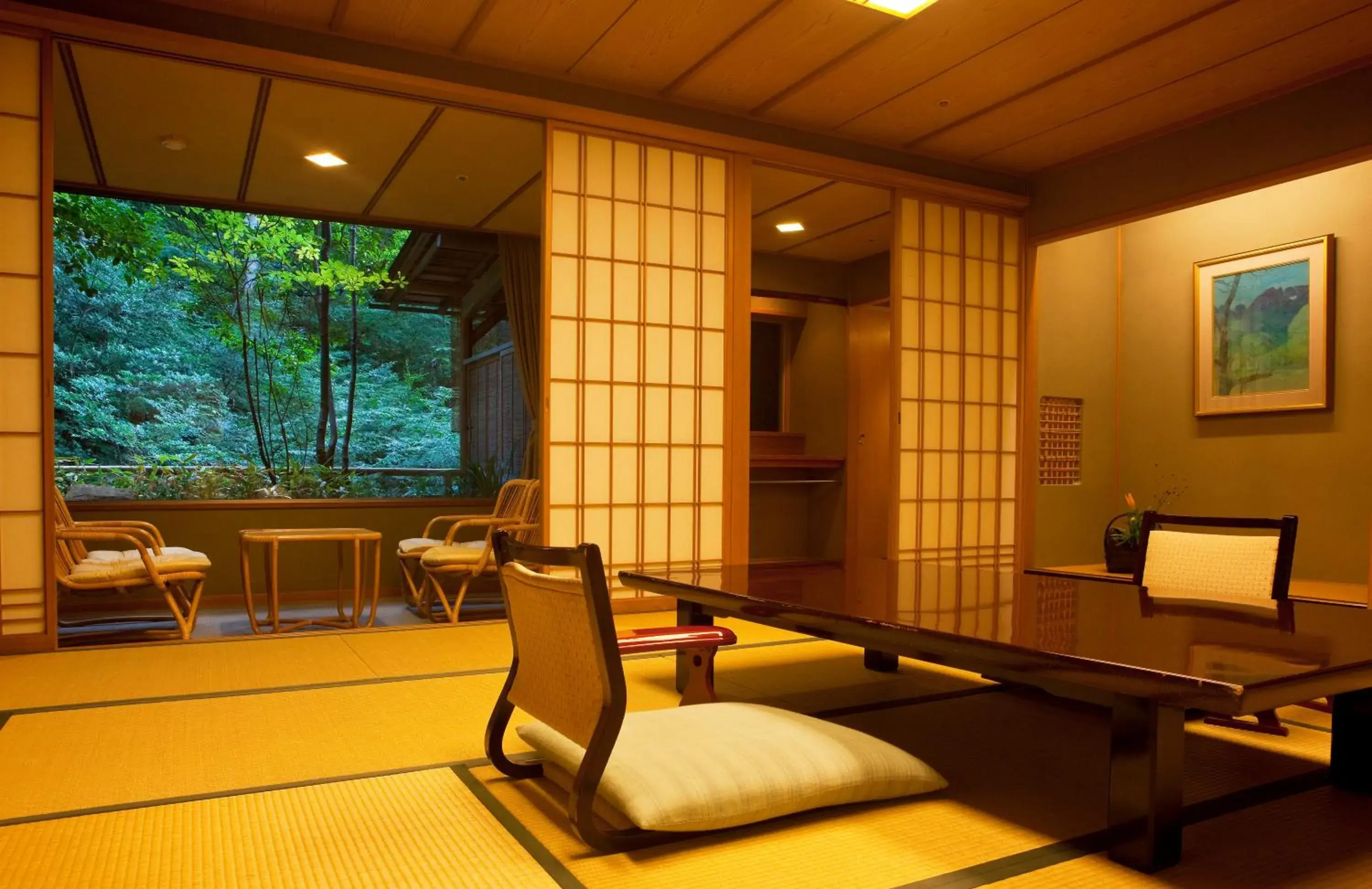 Photo of the whole room, Seating Area in Kinosaki Onsen Nishimuraya Hotel Shogetsutei