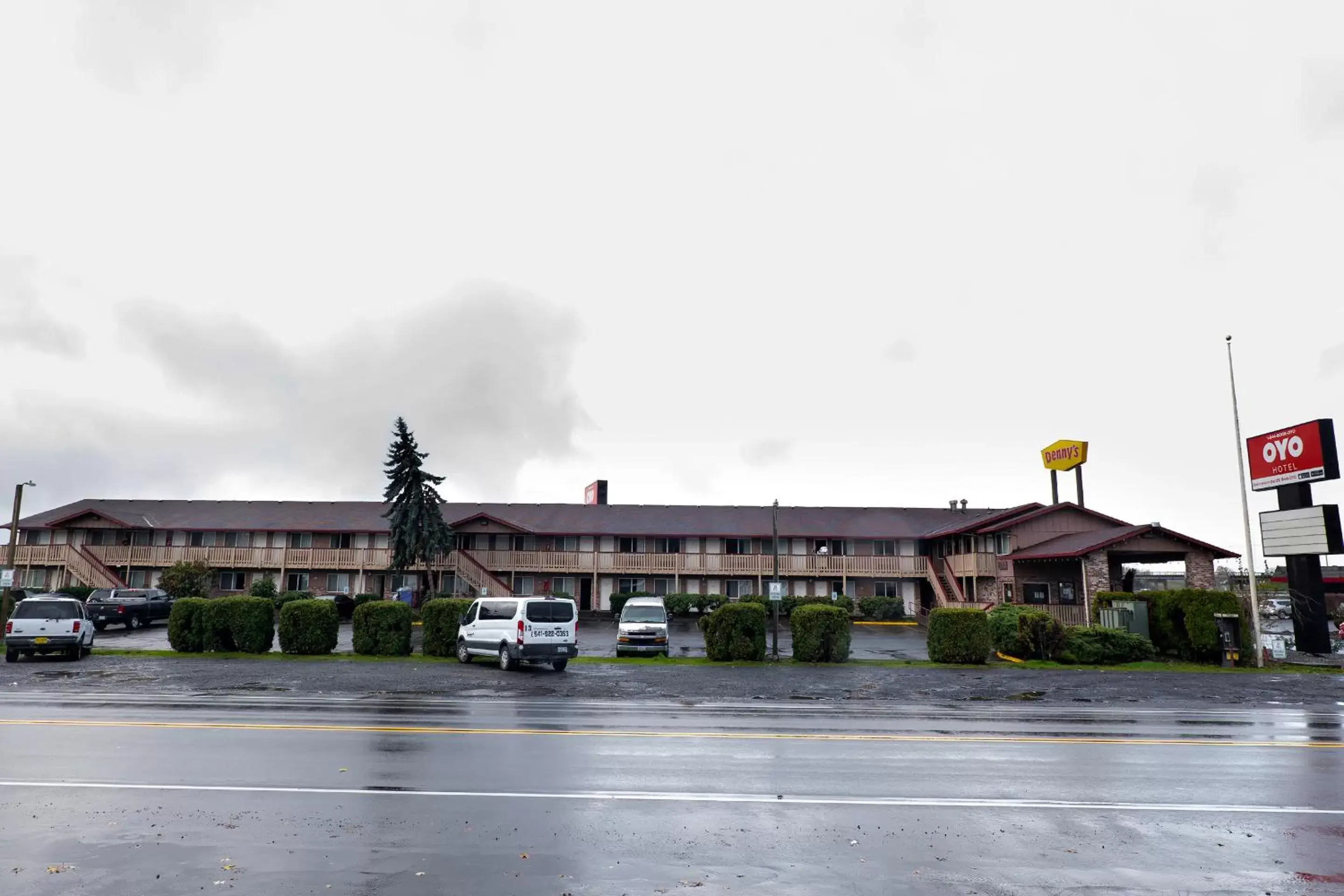 Parking, Property Building in OYO Hotel Chehalis I-5 South