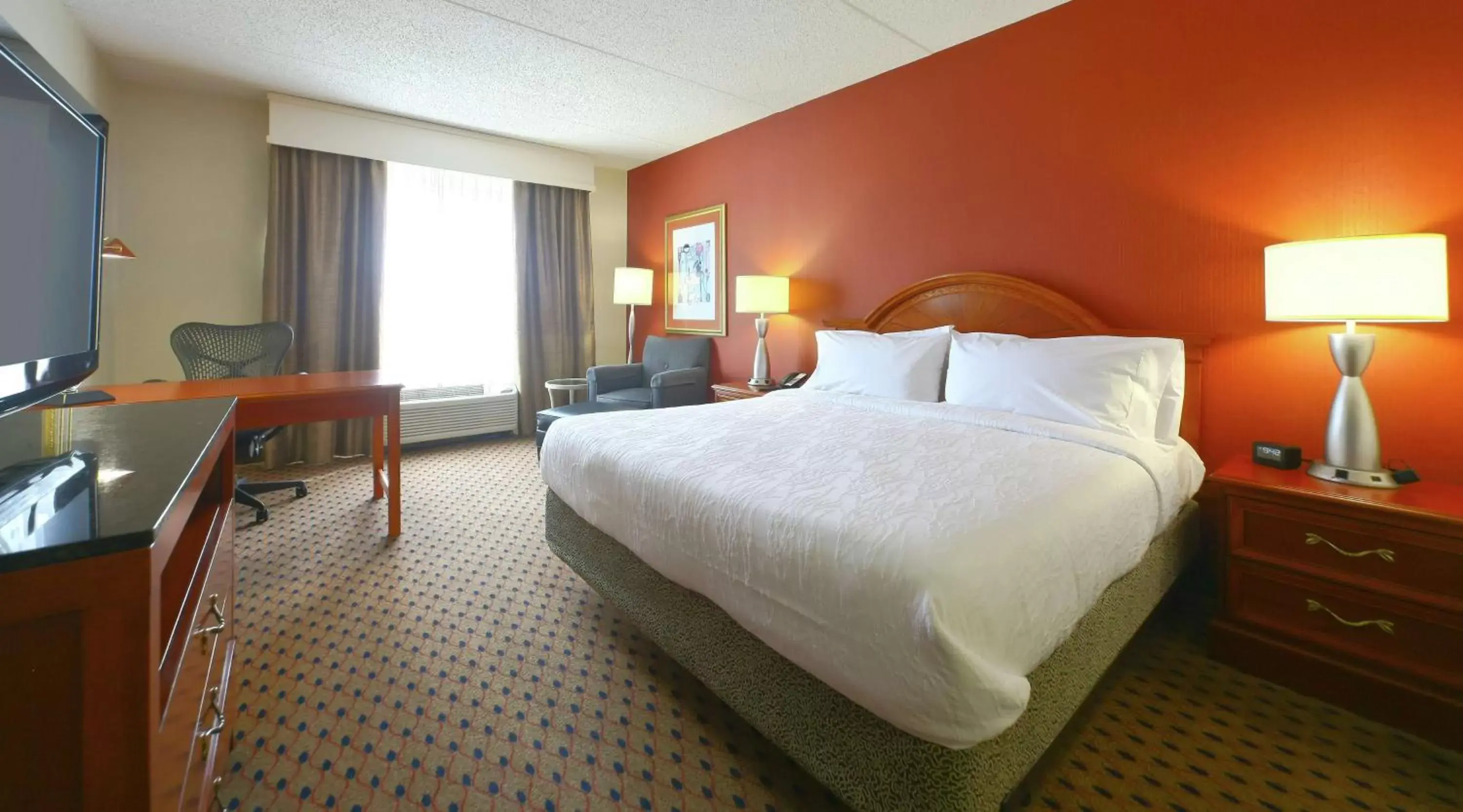 Bed in Hilton Garden Inn Secaucus/Meadowlands